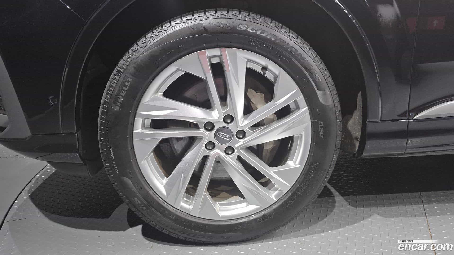 Q7 Audi 2020.4-OUTER-005