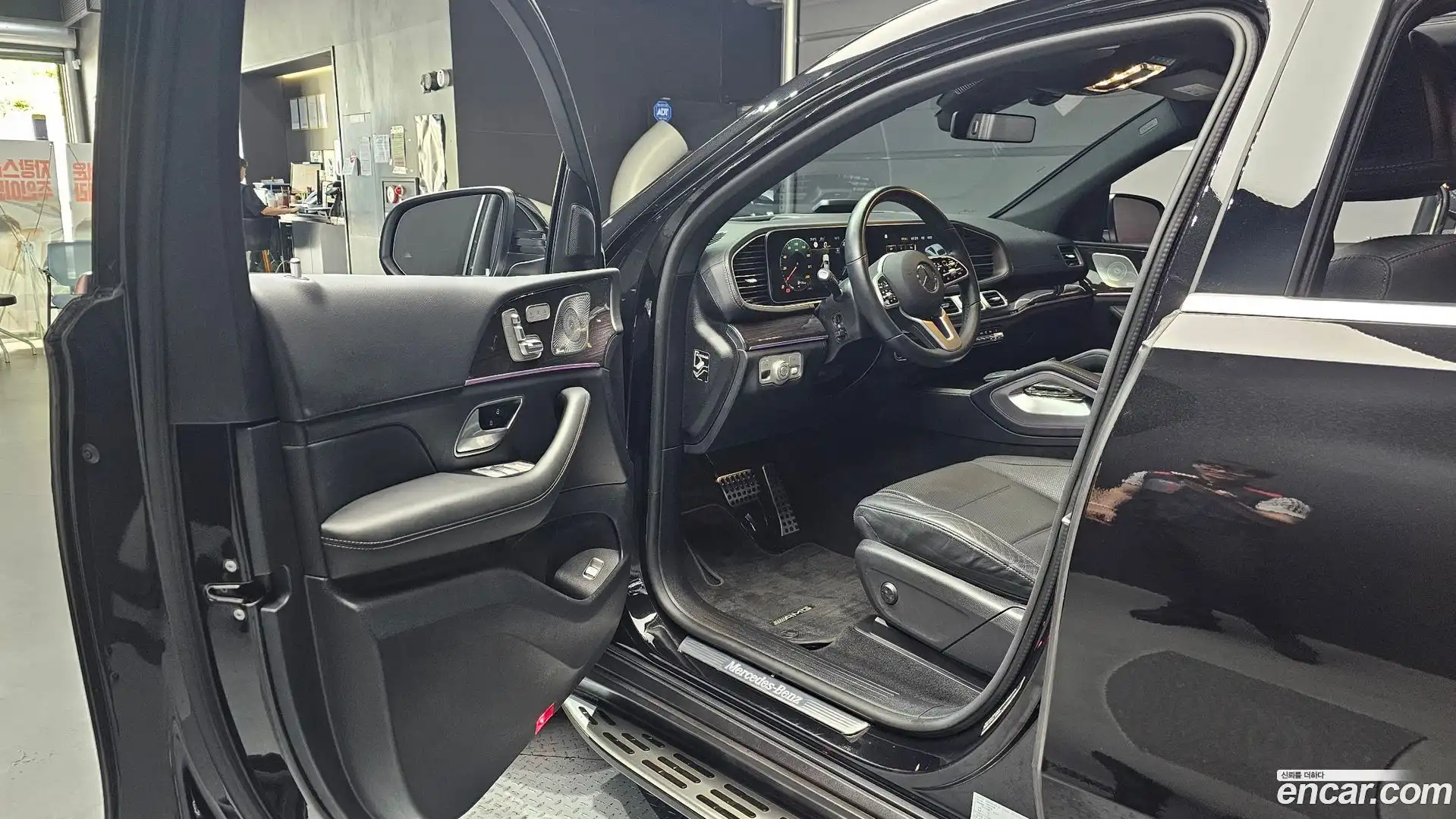 GLE-Class Mercedes-Benz 2020.9-INNER-010