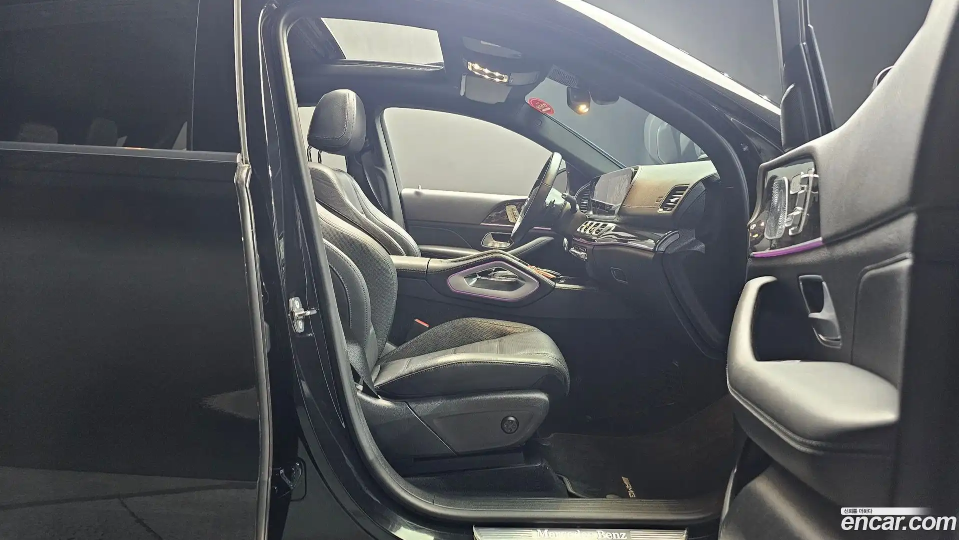 GLE-Class Mercedes-Benz 2020.9-INNER-036