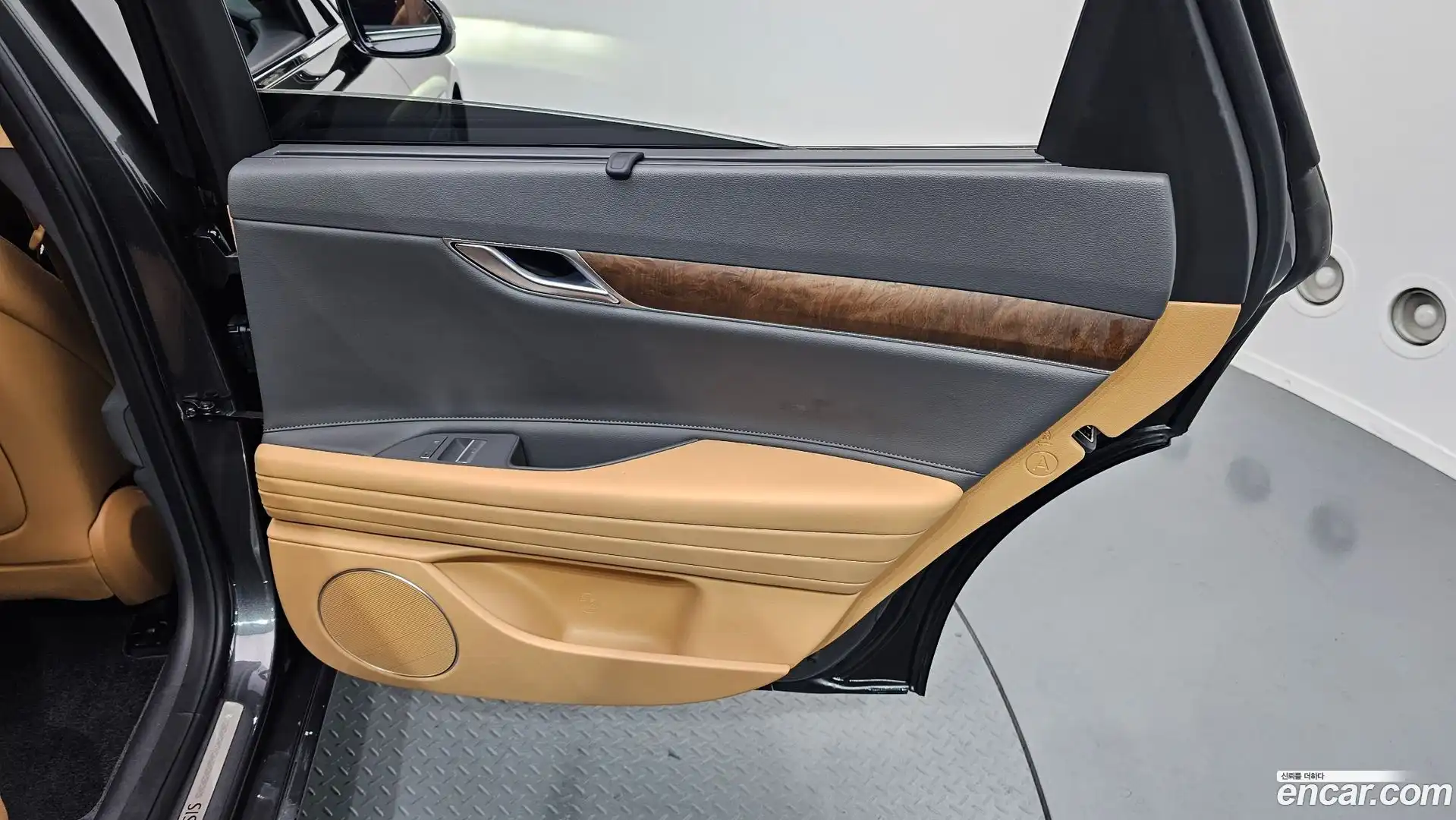 G80 Genesis 2021.3-INNER-035
