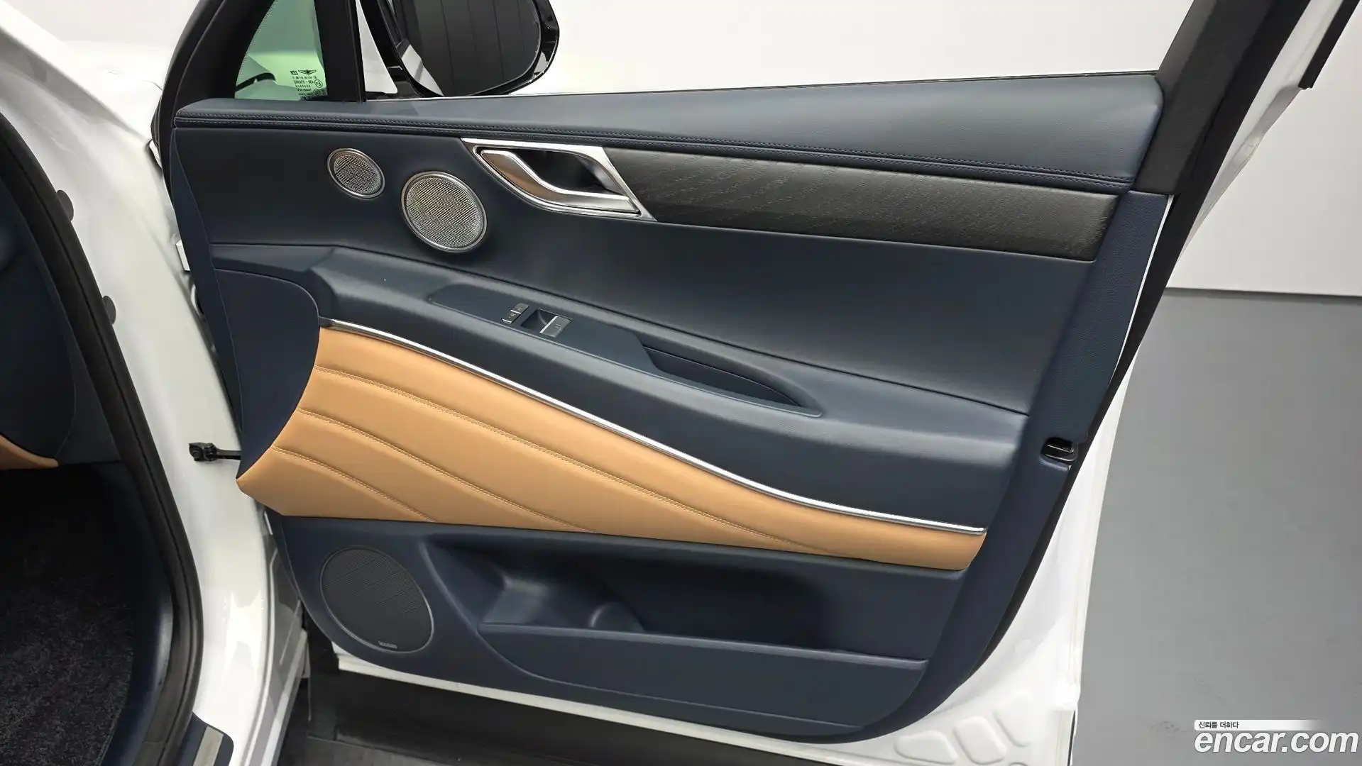 GV80 Genesis 2023.1-INNER-034