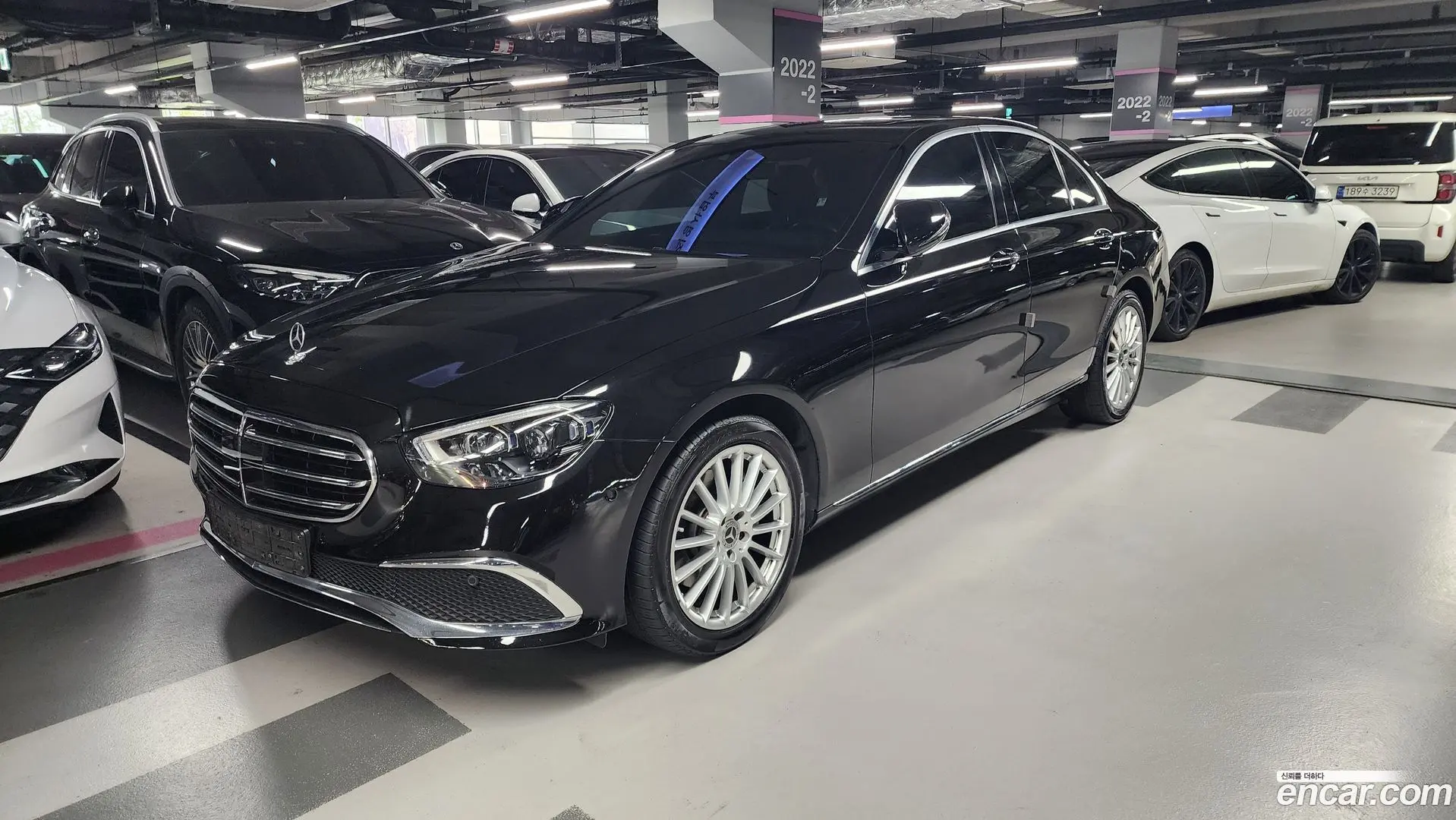 Main__Slider__Photo:E-Class Mercedes-Benz 2021.8-0