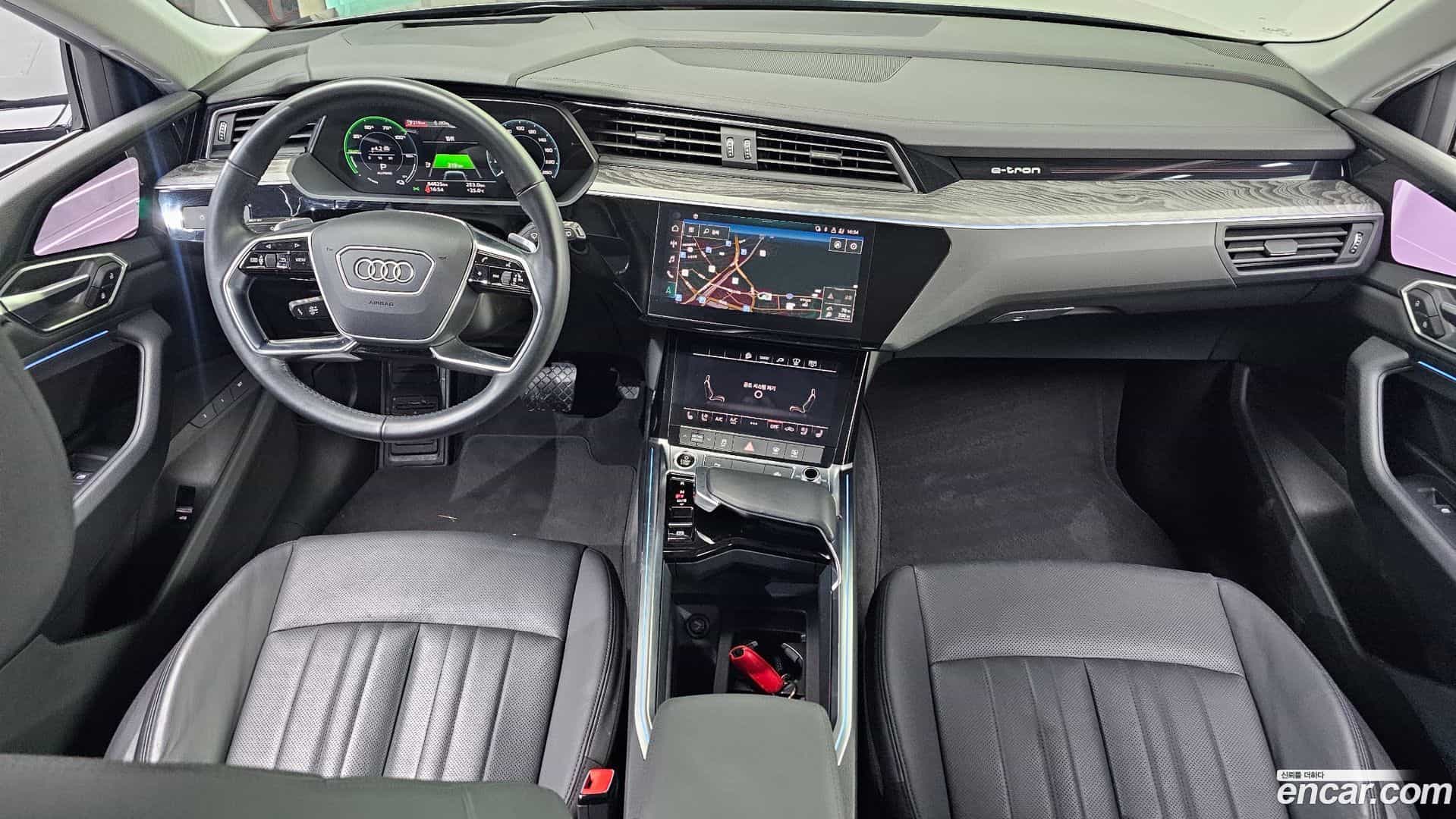 e-tron Audi 2021.6-INNER-007