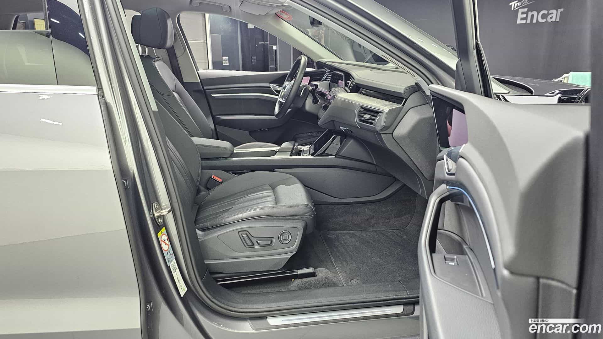e-tron Audi 2021.6-OPTION-015