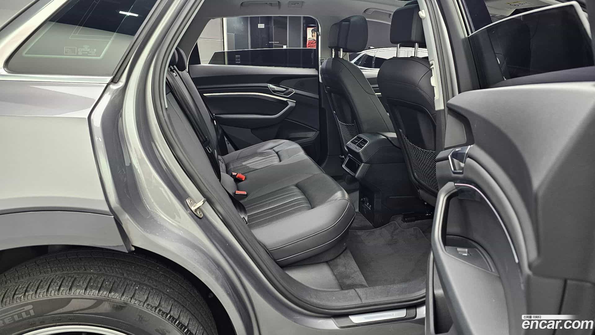 e-tron Audi 2021.6-OPTION-016