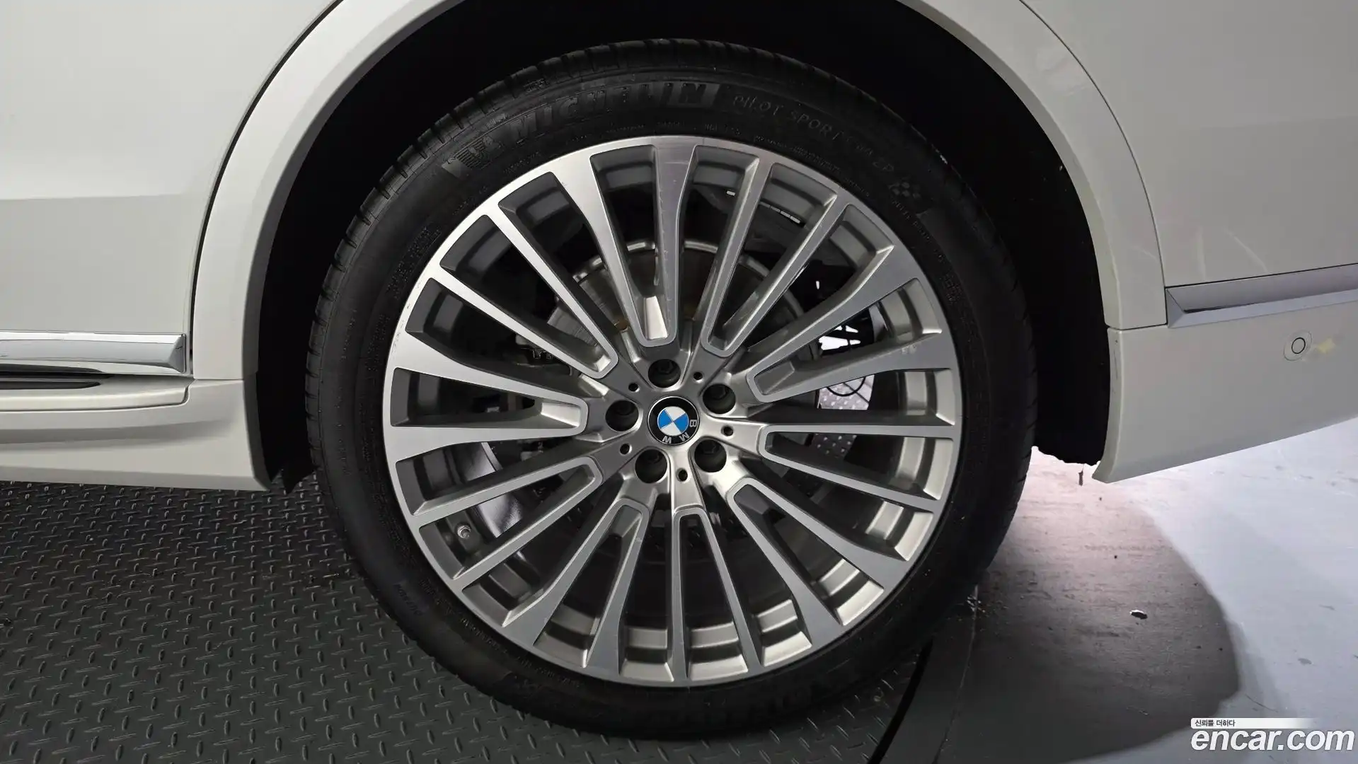 X7 BMW 2021.6-OUTER-031