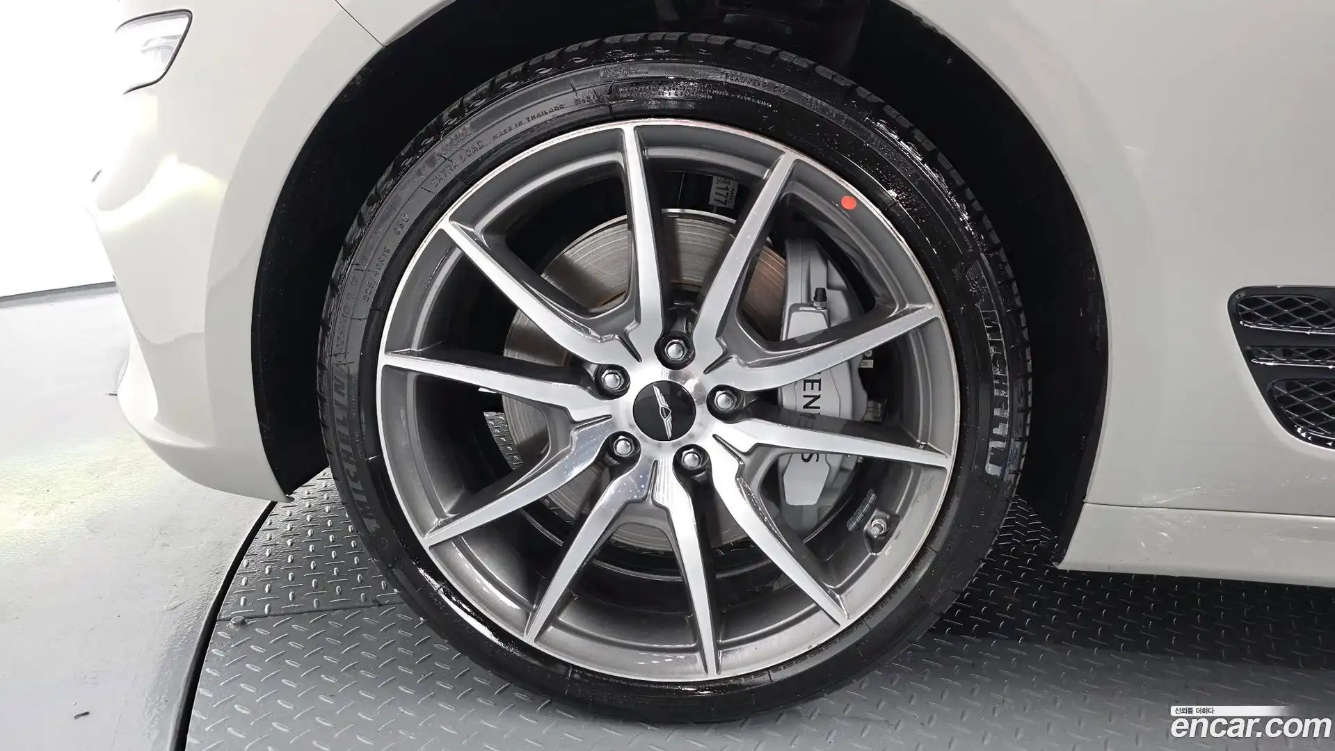 G70 Genesis 2025.11-OUTER-005