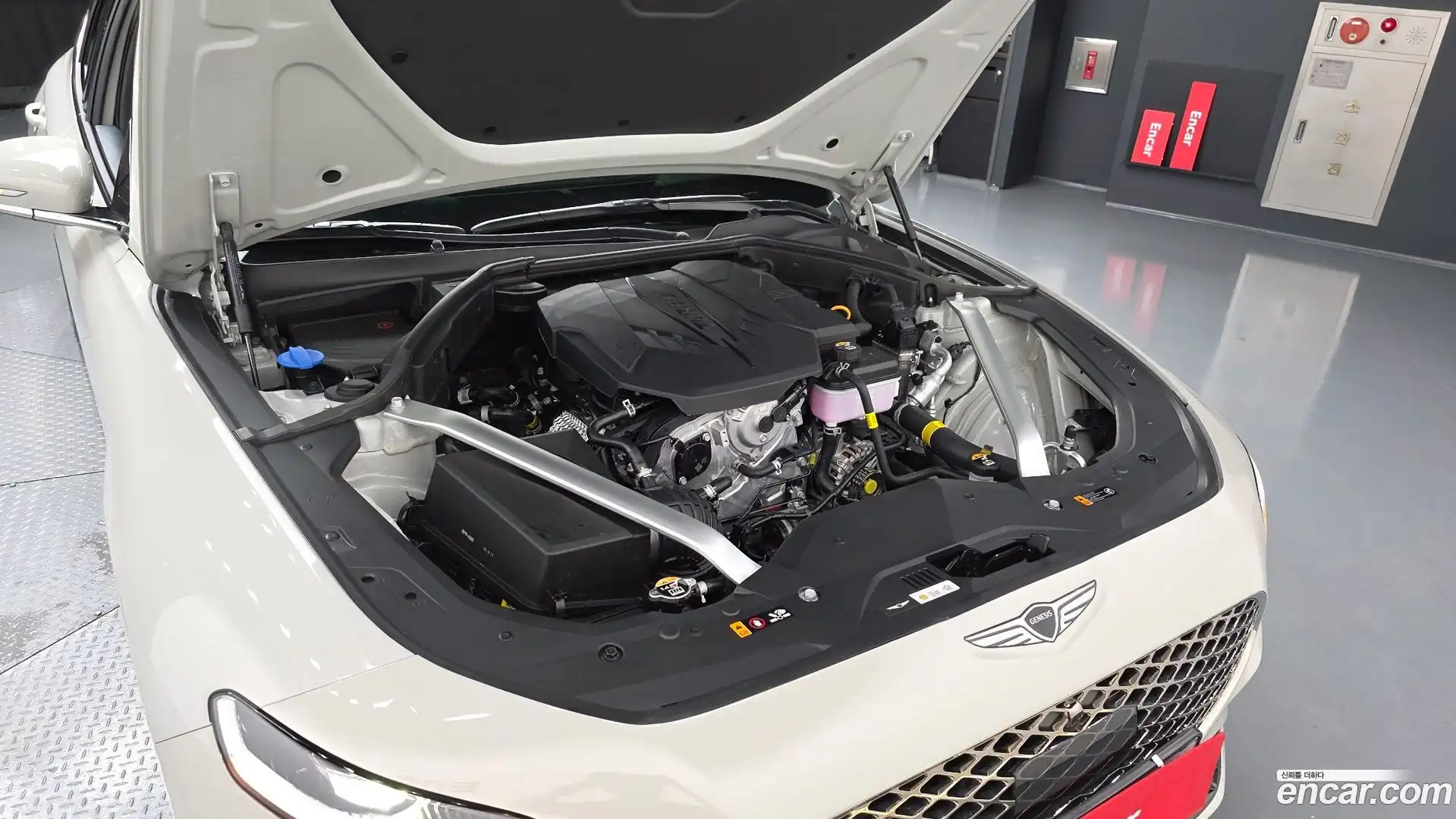 G70 Genesis 2025.11-OUTER-006
