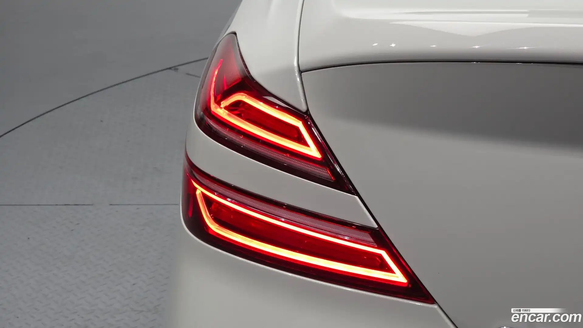 G70 Genesis 2025.11-OUTER-033