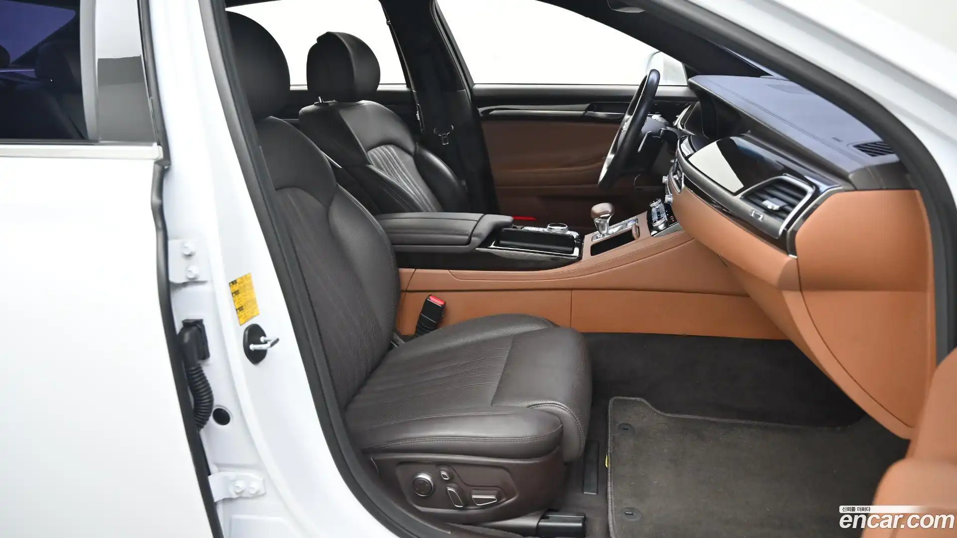 G90 Genesis 2019.0-INNER-010