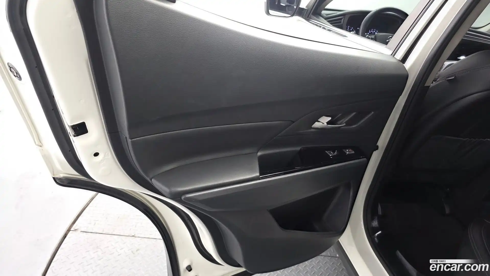 KORANDO KG Mobility 2019.9-INNER-035