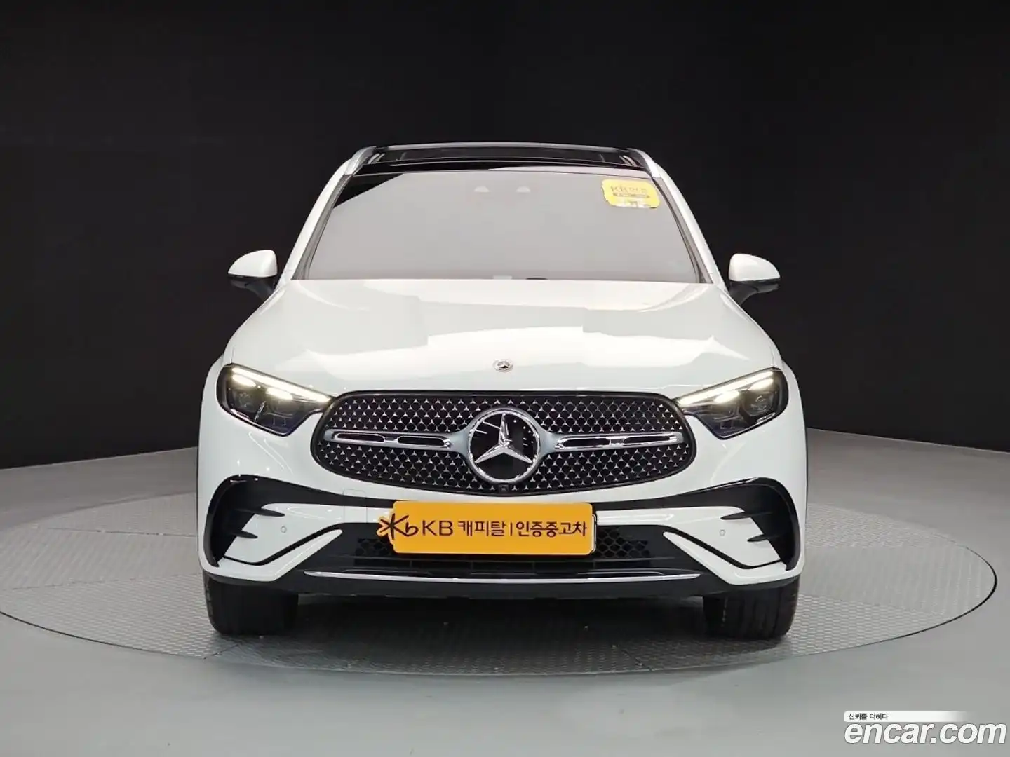 GLC-Class Mercedes-Benz 2023.9-OUTER-001