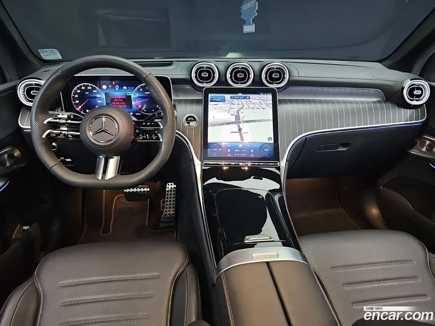 GLC-Class Mercedes-Benz 2023.9-INNER-007