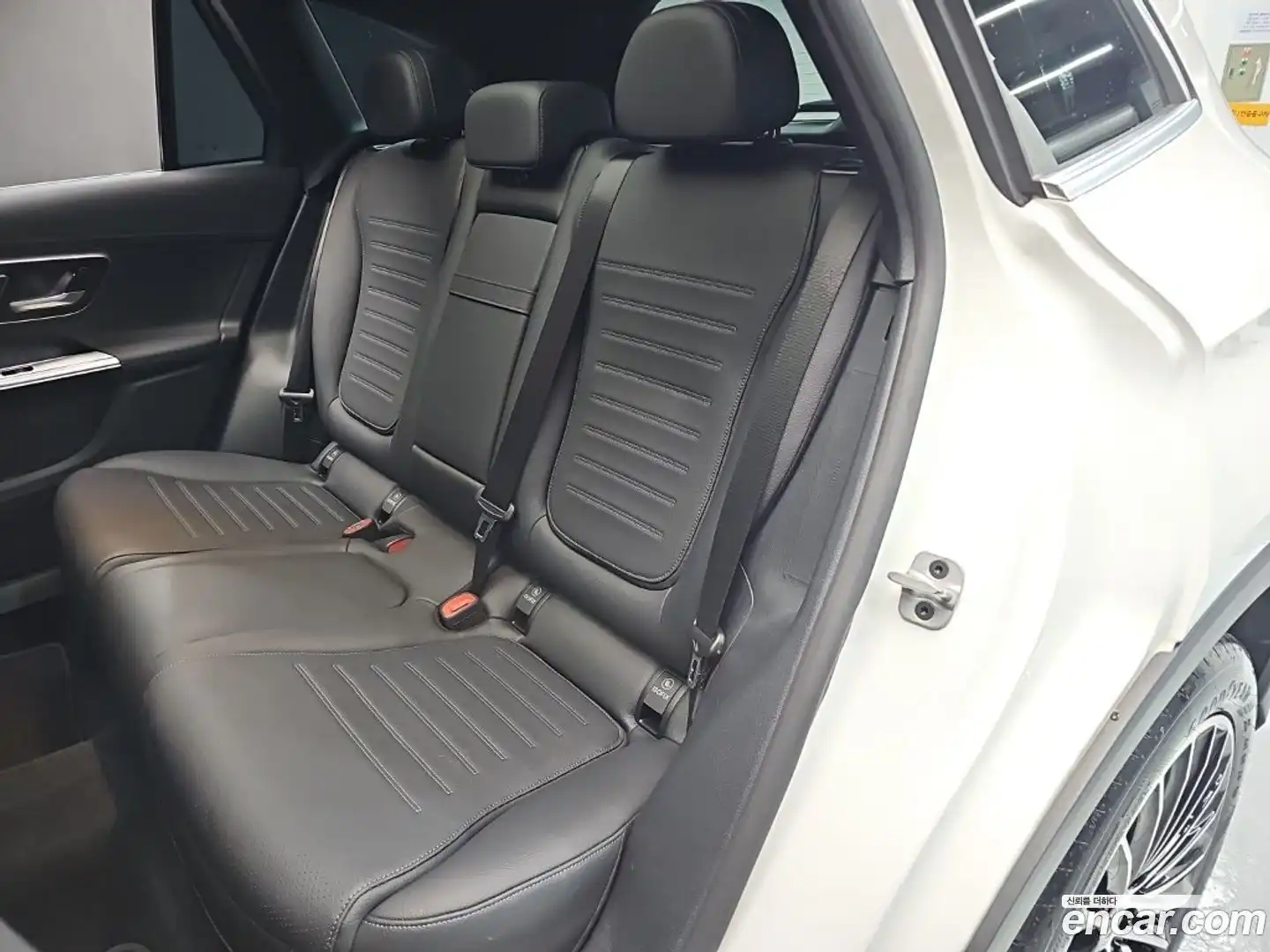 GLC-Class Mercedes-Benz 2023.9-OPTION-023