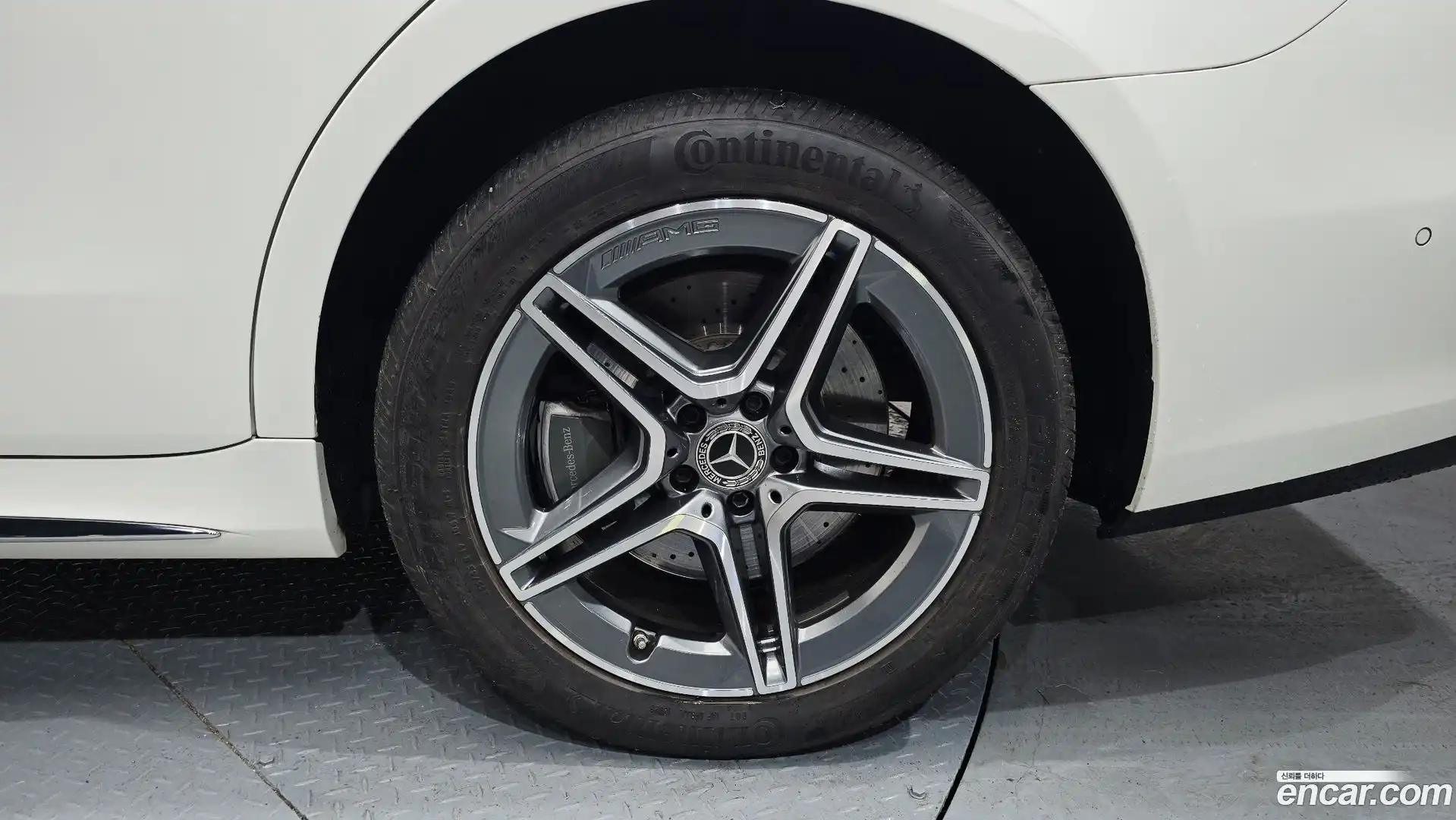 S-Class Mercedes-Benz 2022.1-OUTER-031