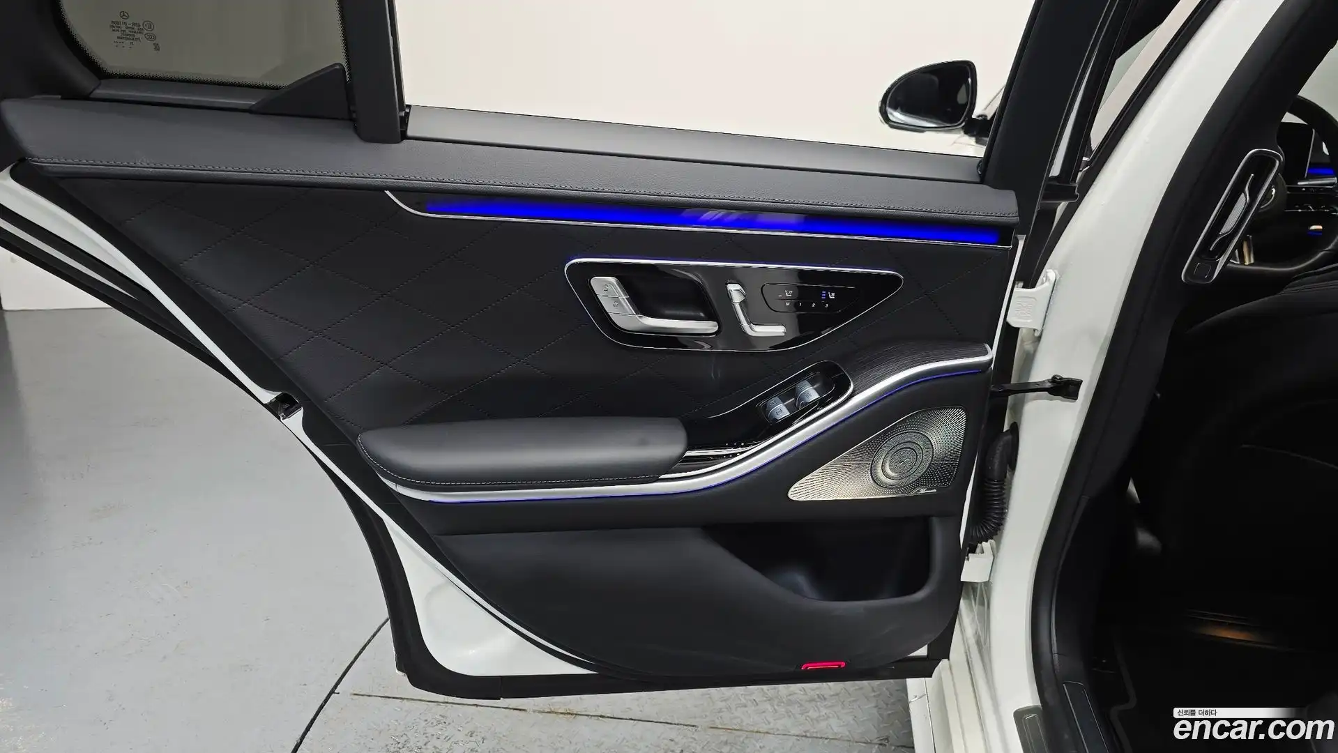 S-Class Mercedes-Benz 2022.1-INNER-035