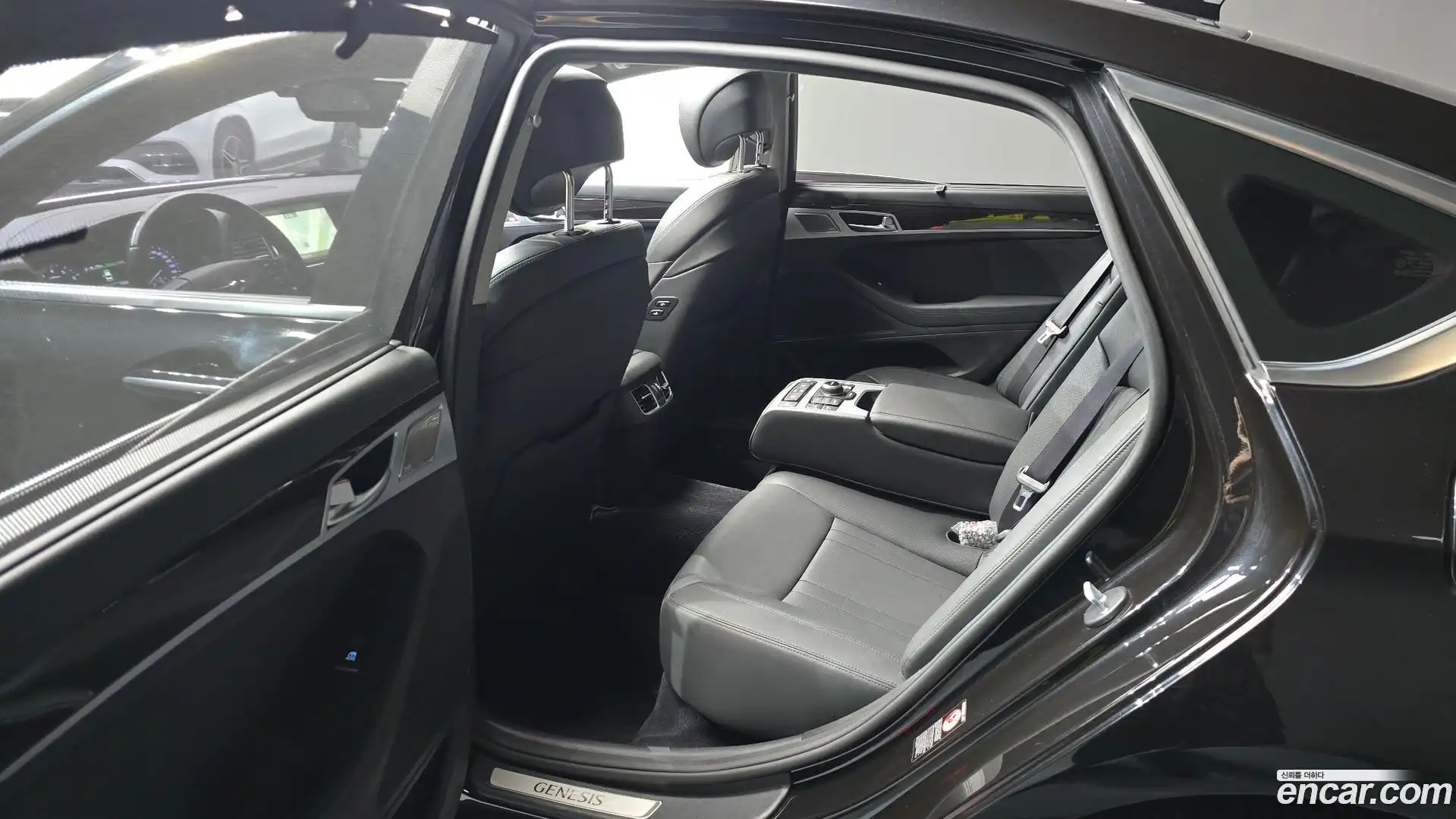 G80 Genesis 2019.0-OPTION-015