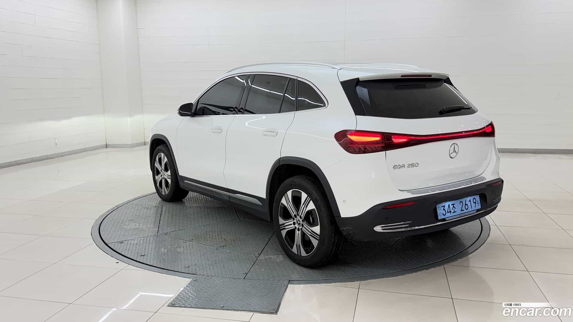 EQA Mercedes-Benz 2025.7-OUTER-003