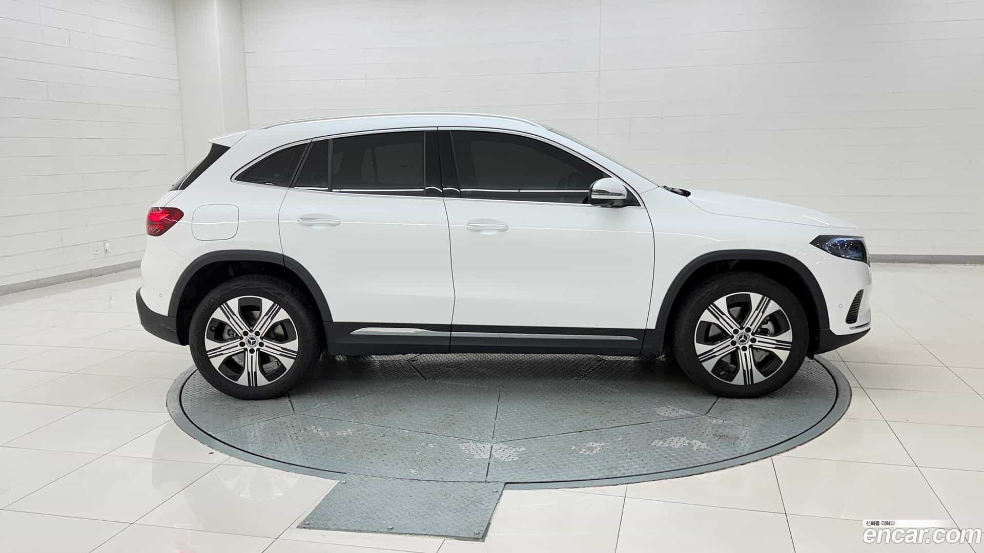 EQA Mercedes-Benz 2025.7-OUTER-006