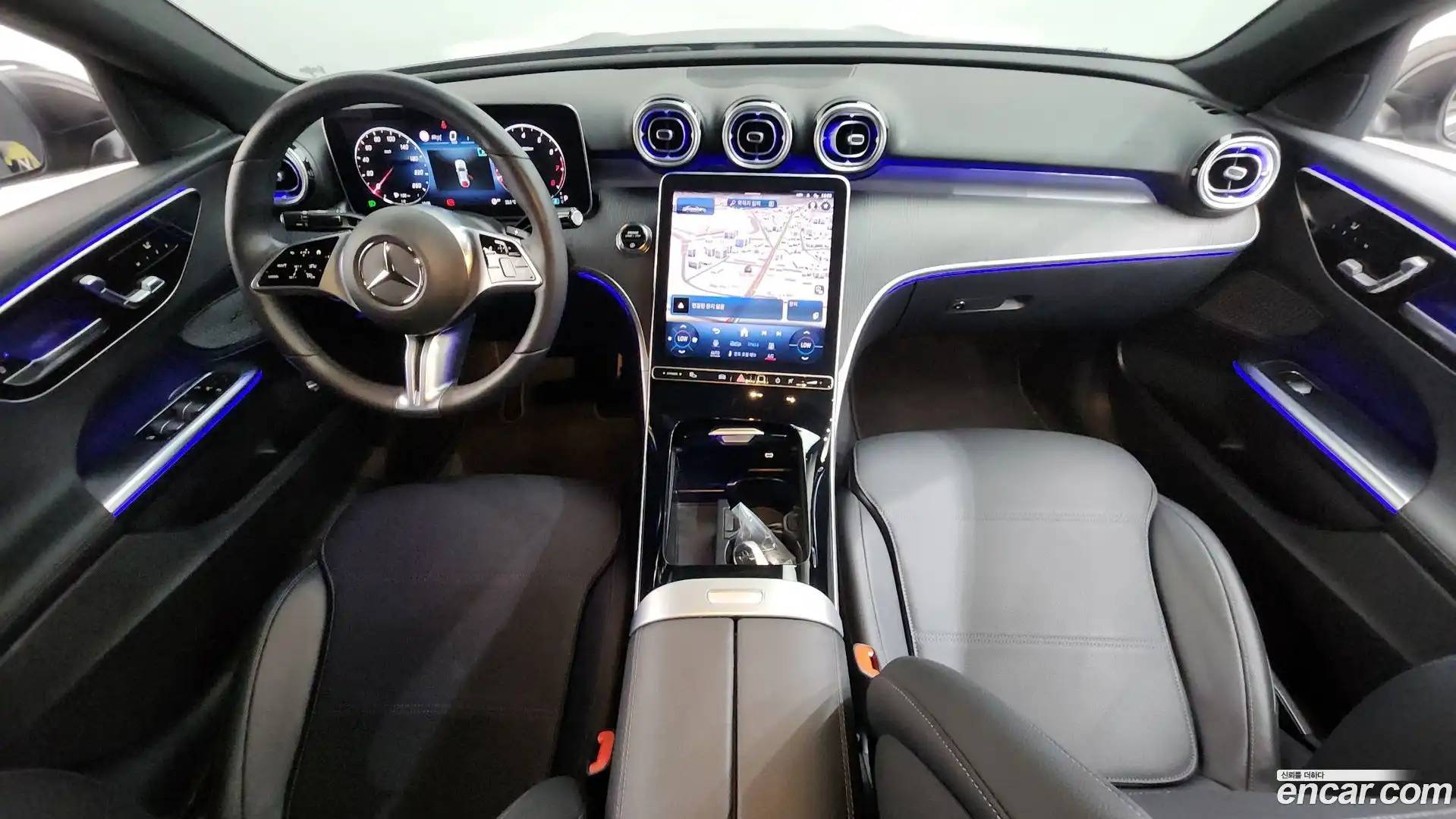 C-Class Mercedes-Benz 2023.8-INNER-007
