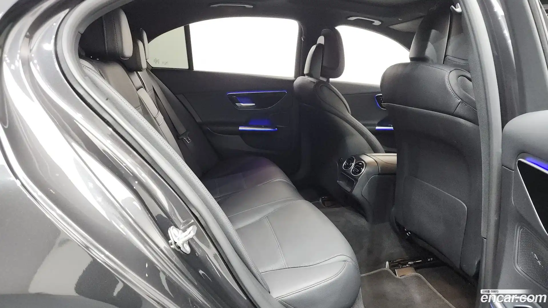 C-Class Mercedes-Benz 2023.8-OPTION-015