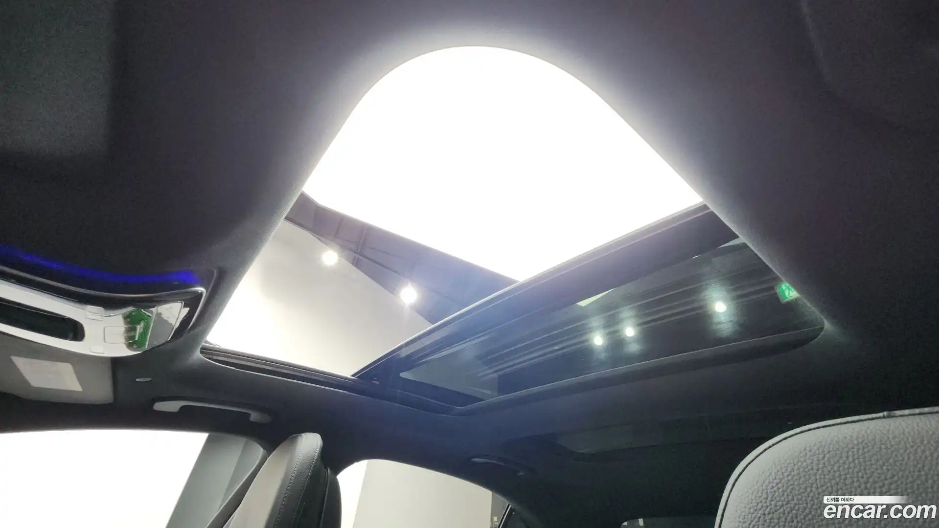 C-Class Mercedes-Benz 2023.8-OPTION-021