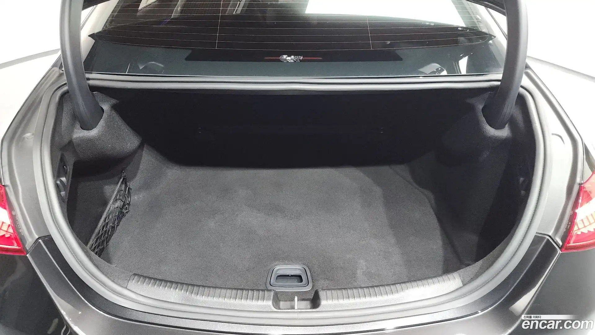 C-Class Mercedes-Benz 2023.8-OPTION-023
