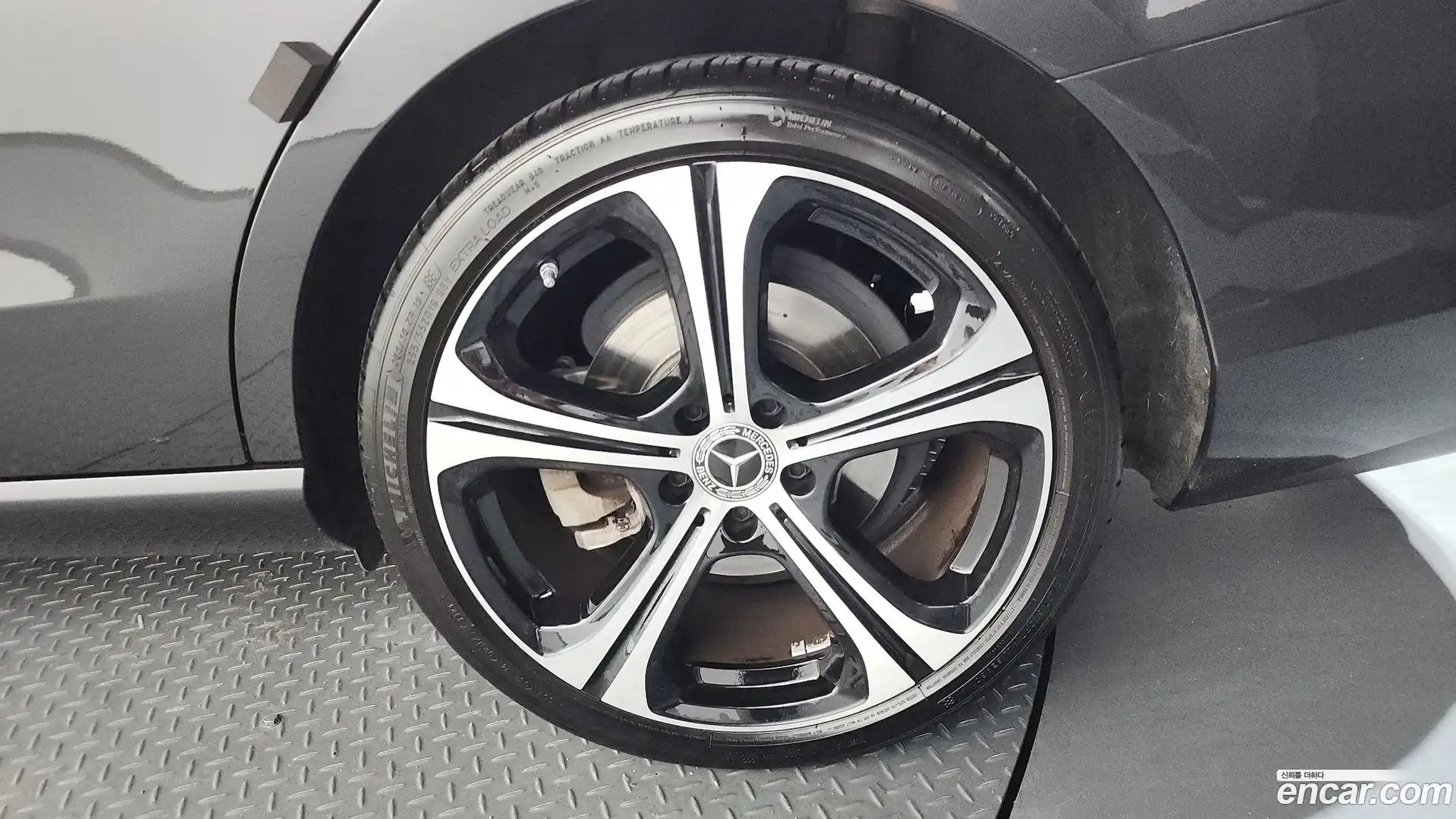 C-Class Mercedes-Benz 2023.8-OUTER-031