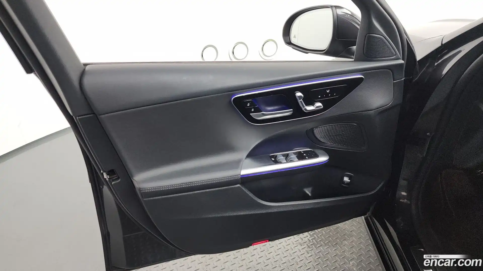 C-Class Mercedes-Benz 2023.8-INNER-034