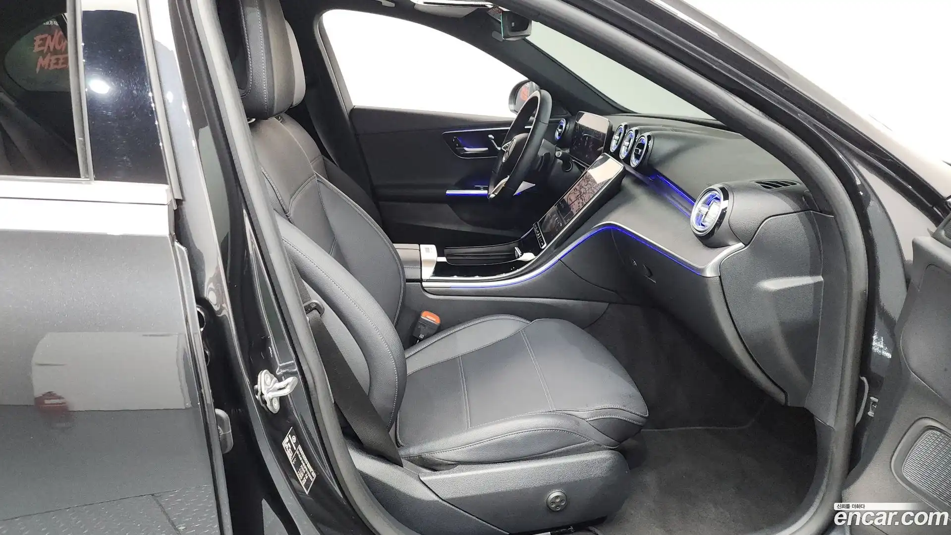 C-Class Mercedes-Benz 2023.8-INNER-036