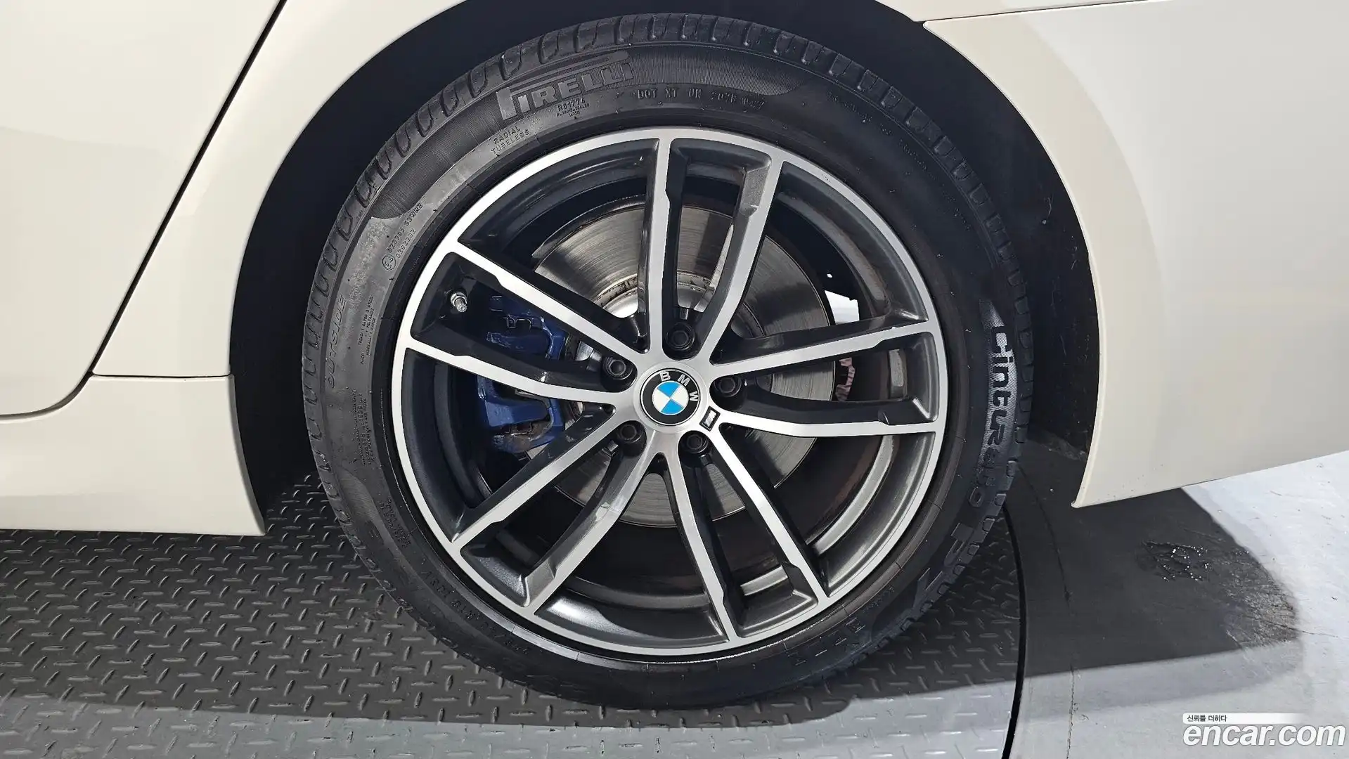 5-Series BMW 2022.9-OUTER-031