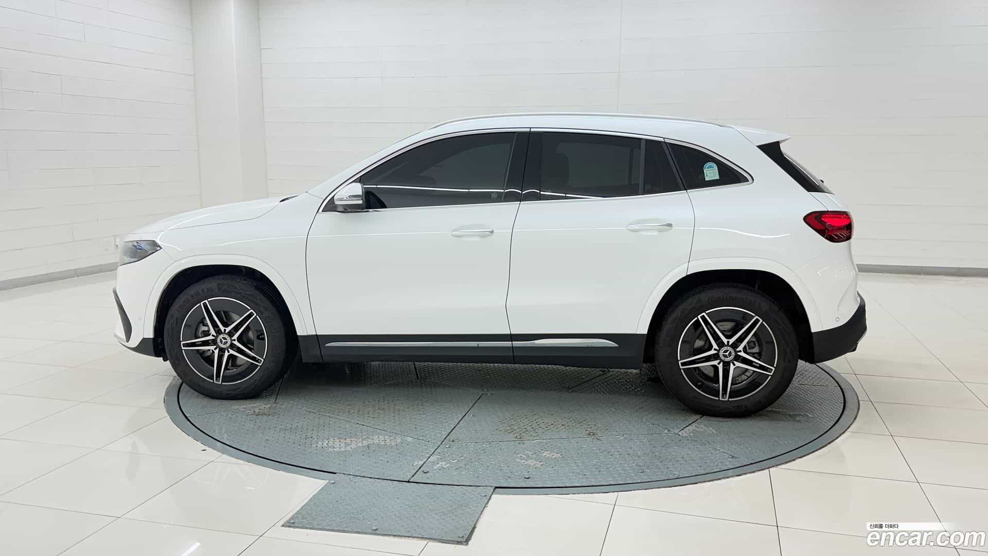EQA Mercedes-Benz 2025.7-OUTER-002