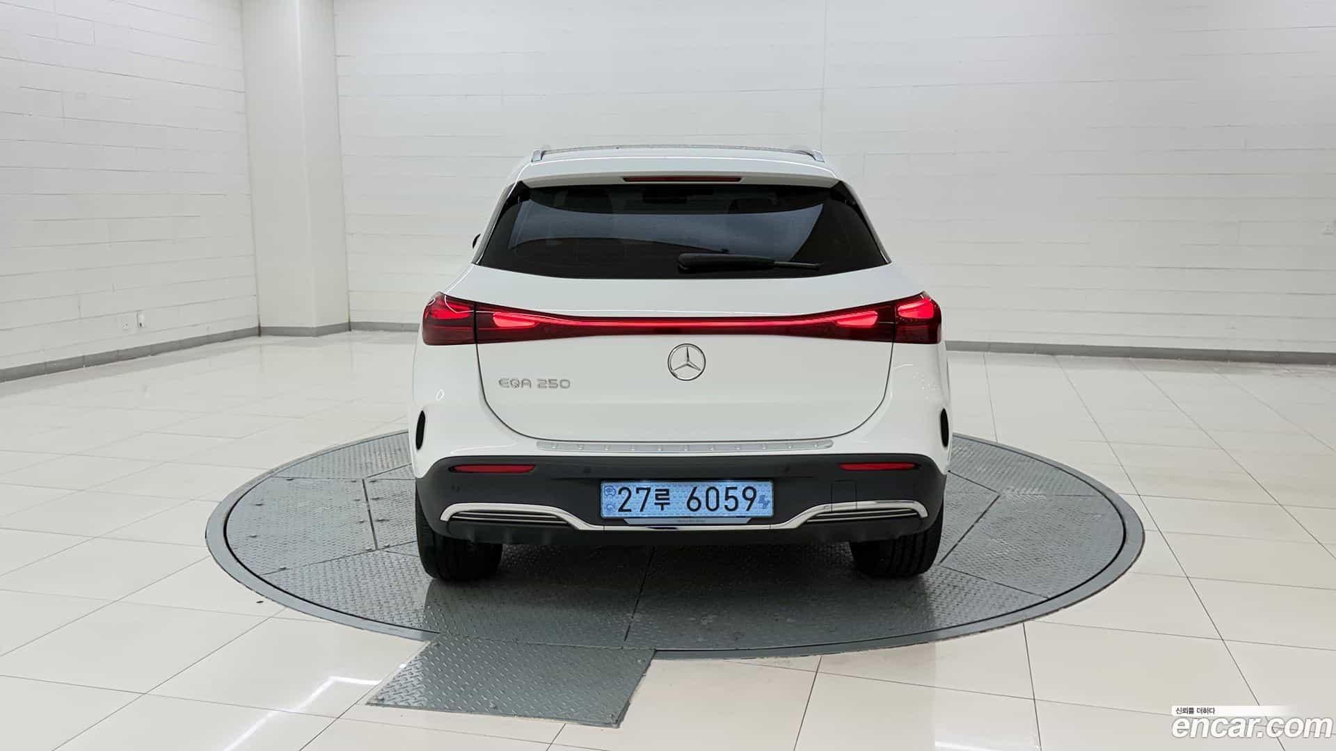 EQA Mercedes-Benz 2025.7-OUTER-004