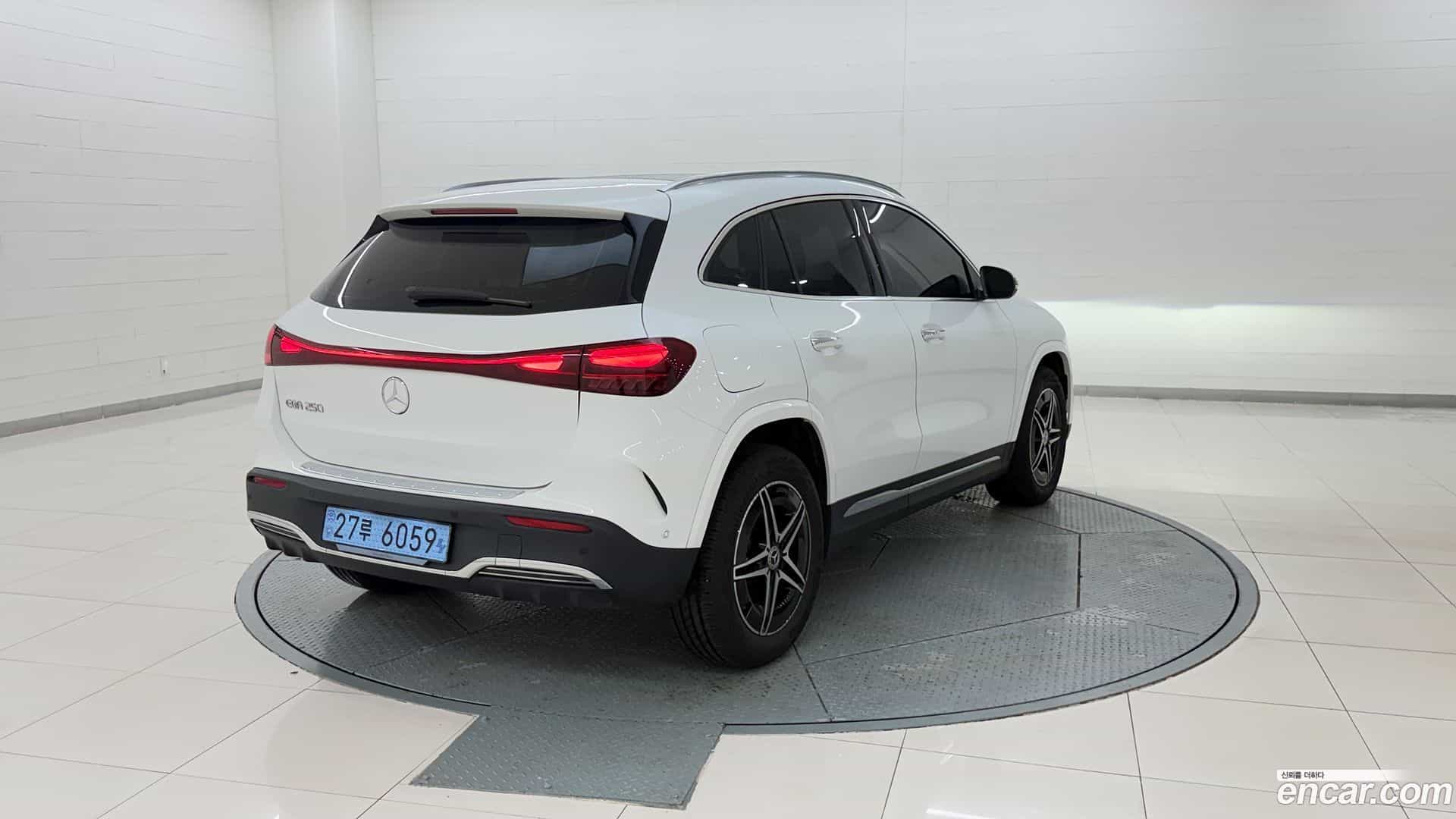 EQA Mercedes-Benz 2025.7-OUTER-005
