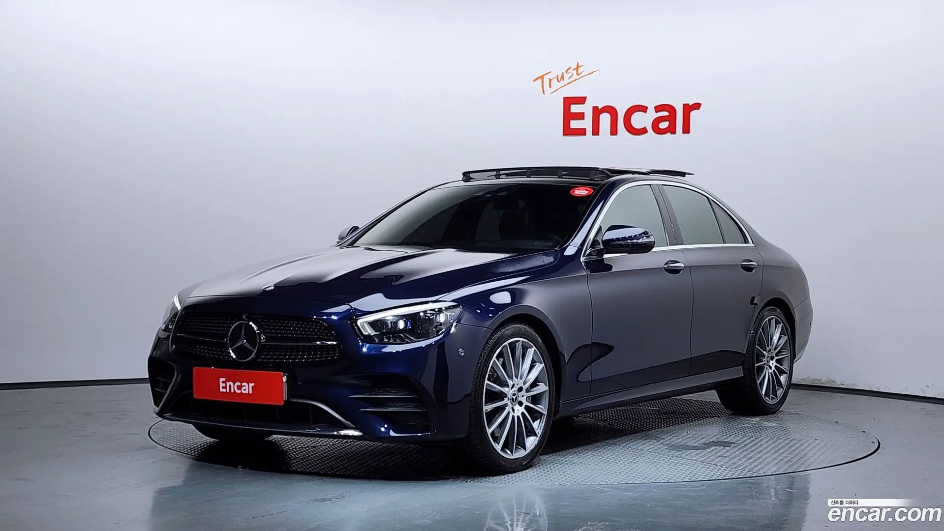 Main__Slider__Photo:E-Class Mercedes-Benz 2021.3-0