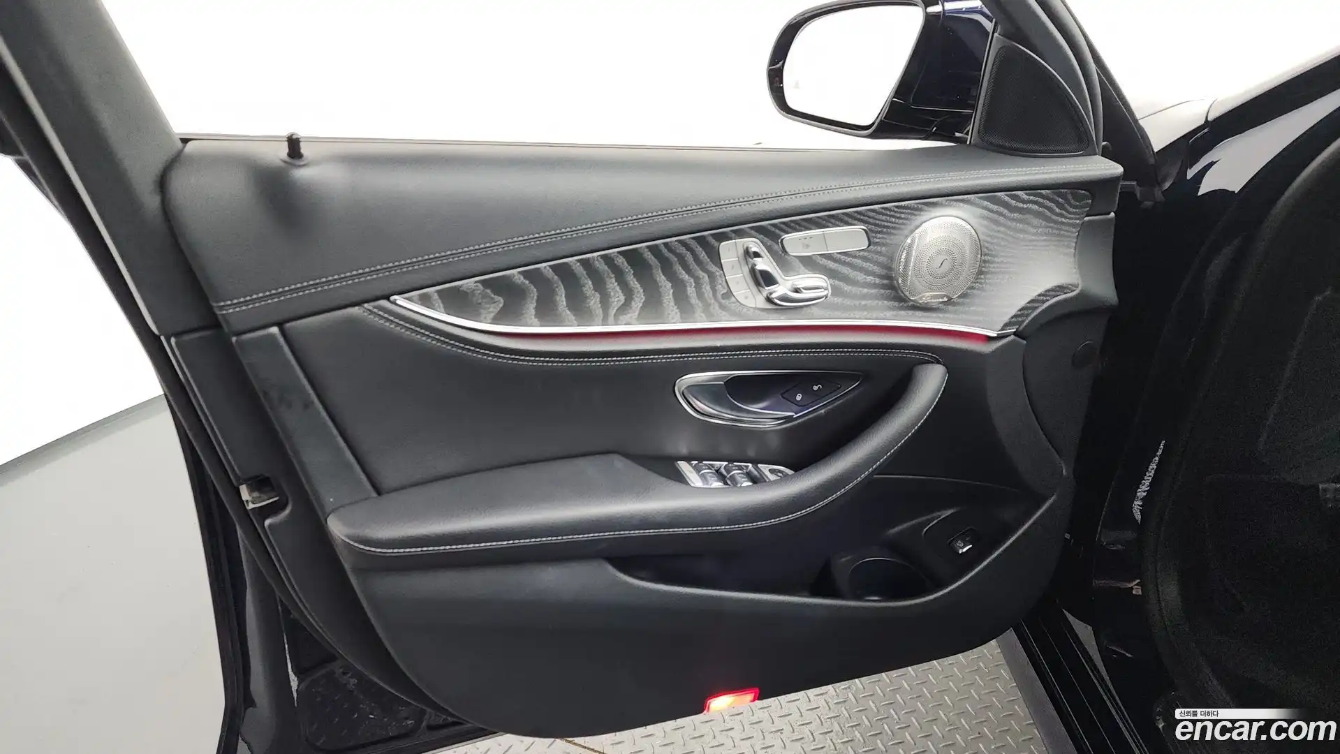 E-Class Mercedes-Benz 2021.3-INNER-034