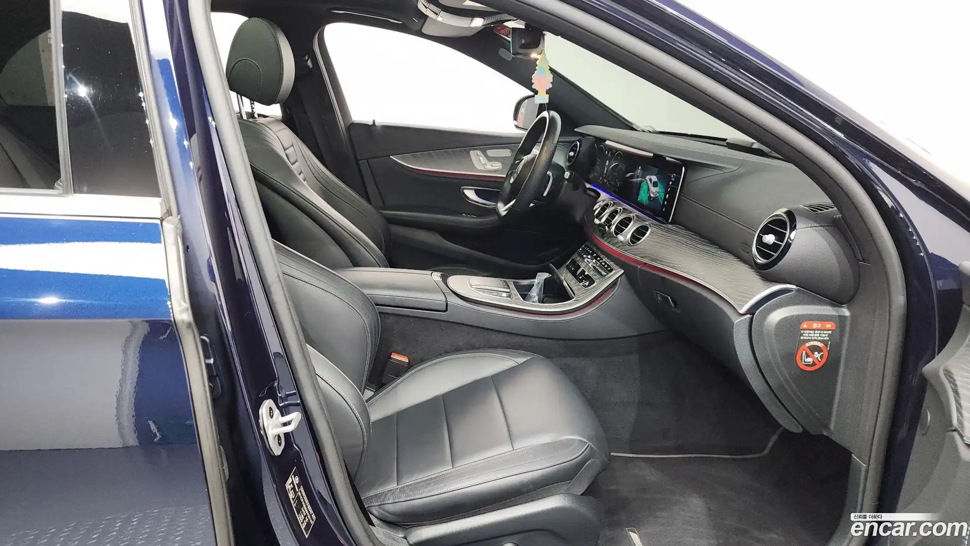 E-Class Mercedes-Benz 2021.3-INNER-036