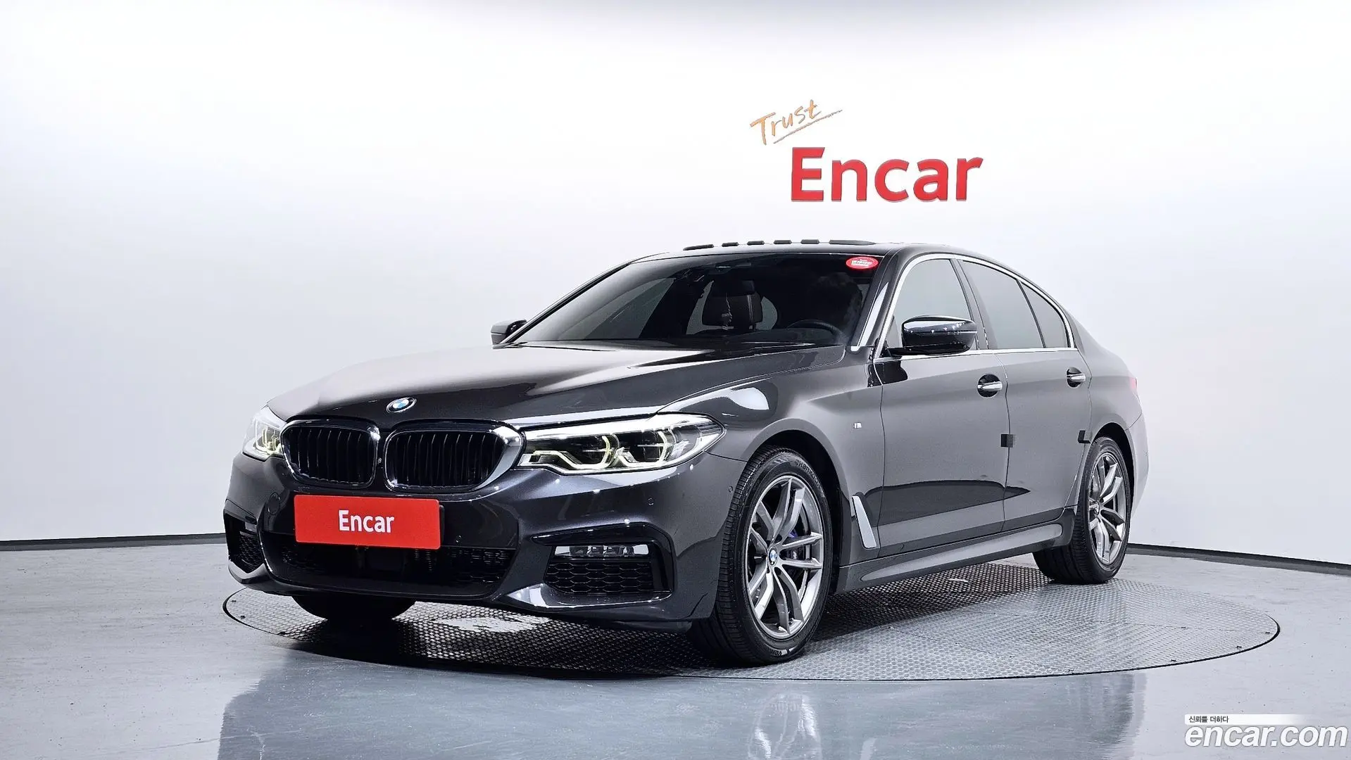 Main__Slider__Photo:5-Series BMW 2017.10-0