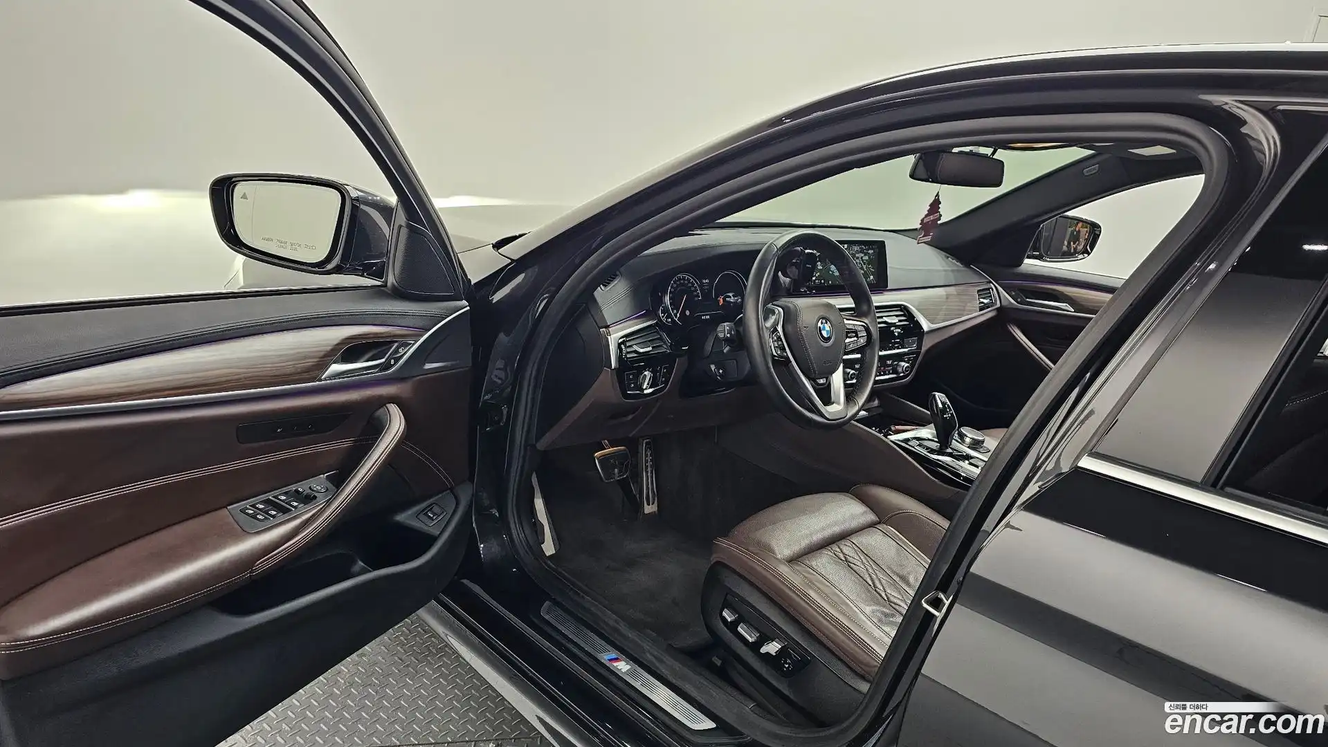 5-Series BMW 2017.10-INNER-010