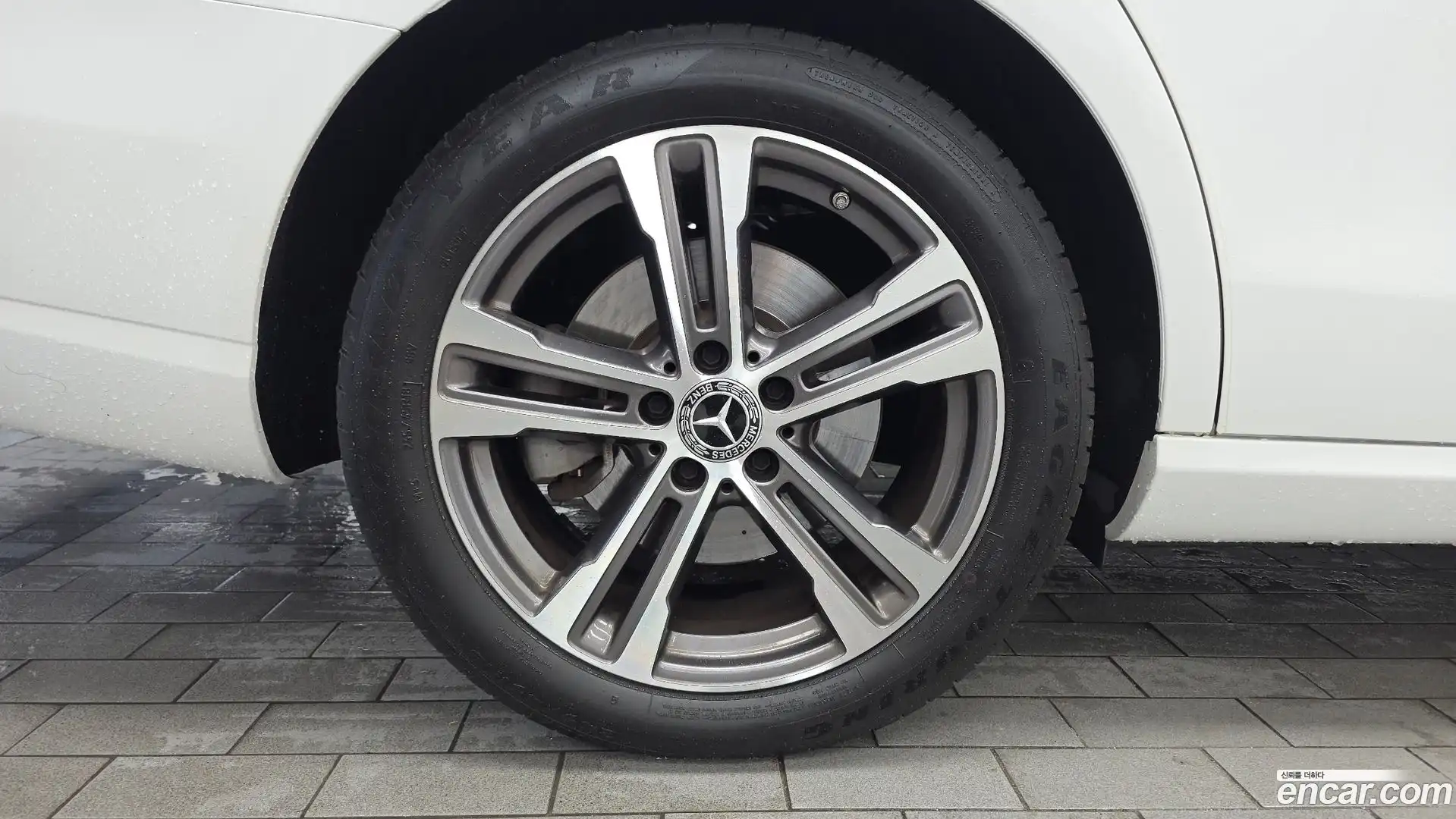 E-Class Mercedes-Benz 2022.4-OUTER-005