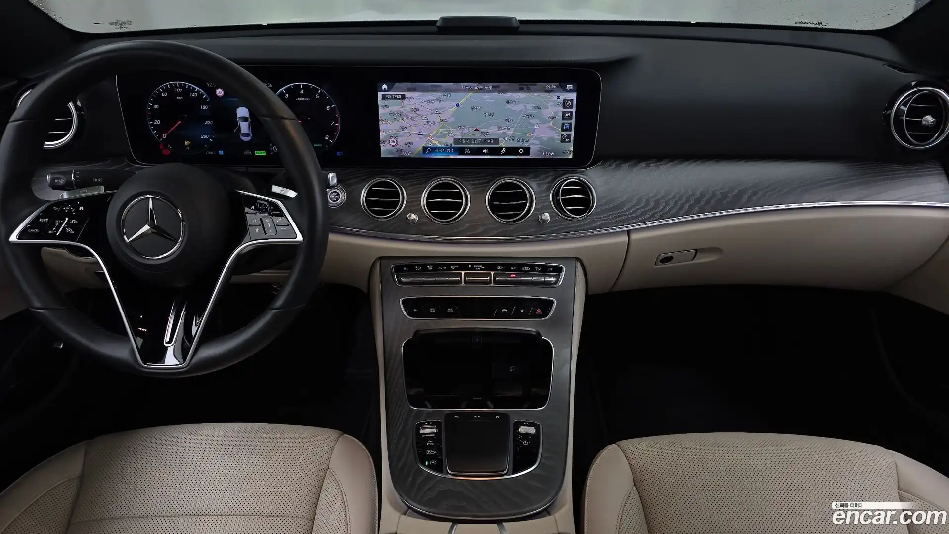 E-Class Mercedes-Benz 2022.4-OPTION-018
