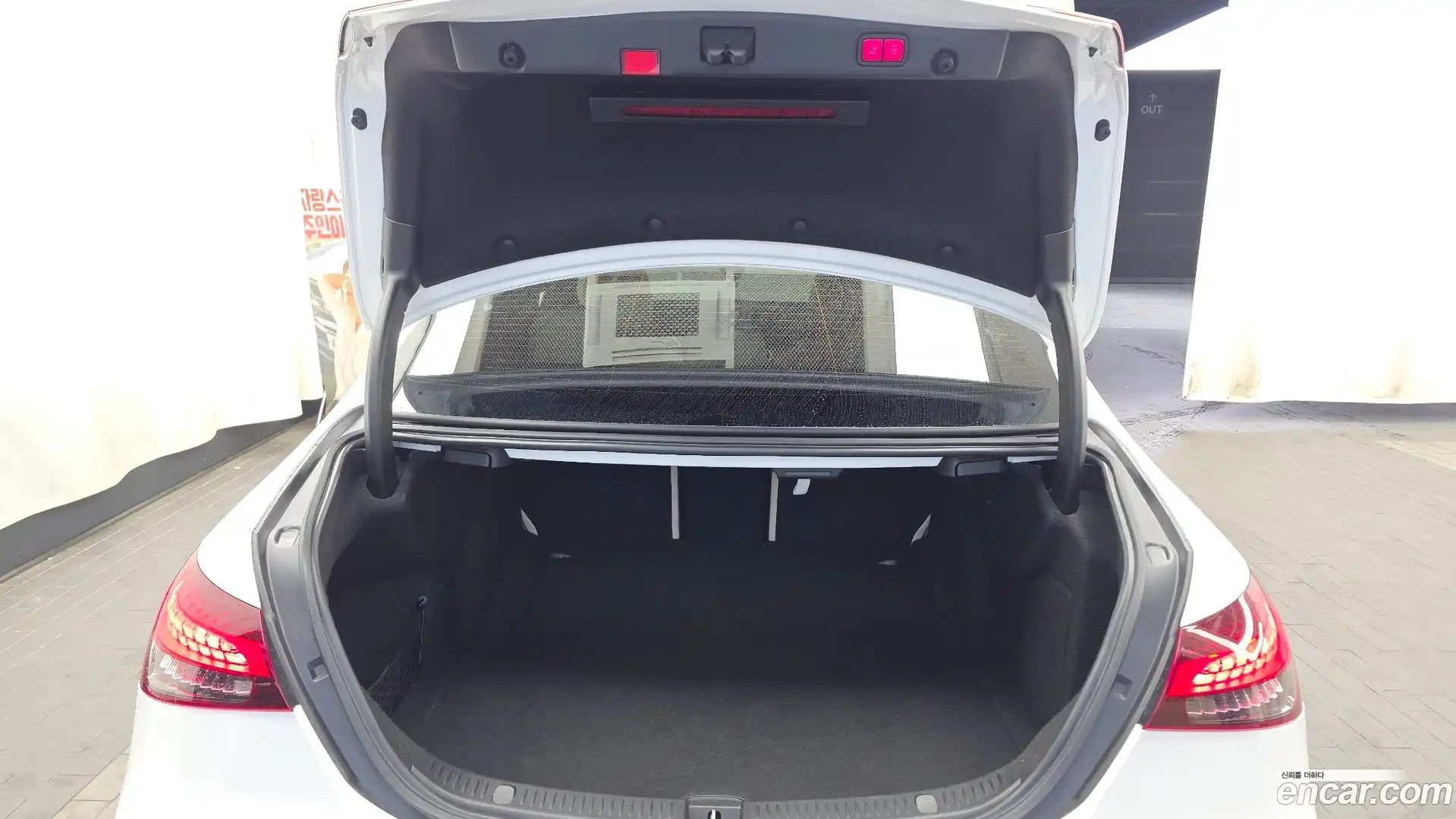 E-Class Mercedes-Benz 2022.4-OPTION-024