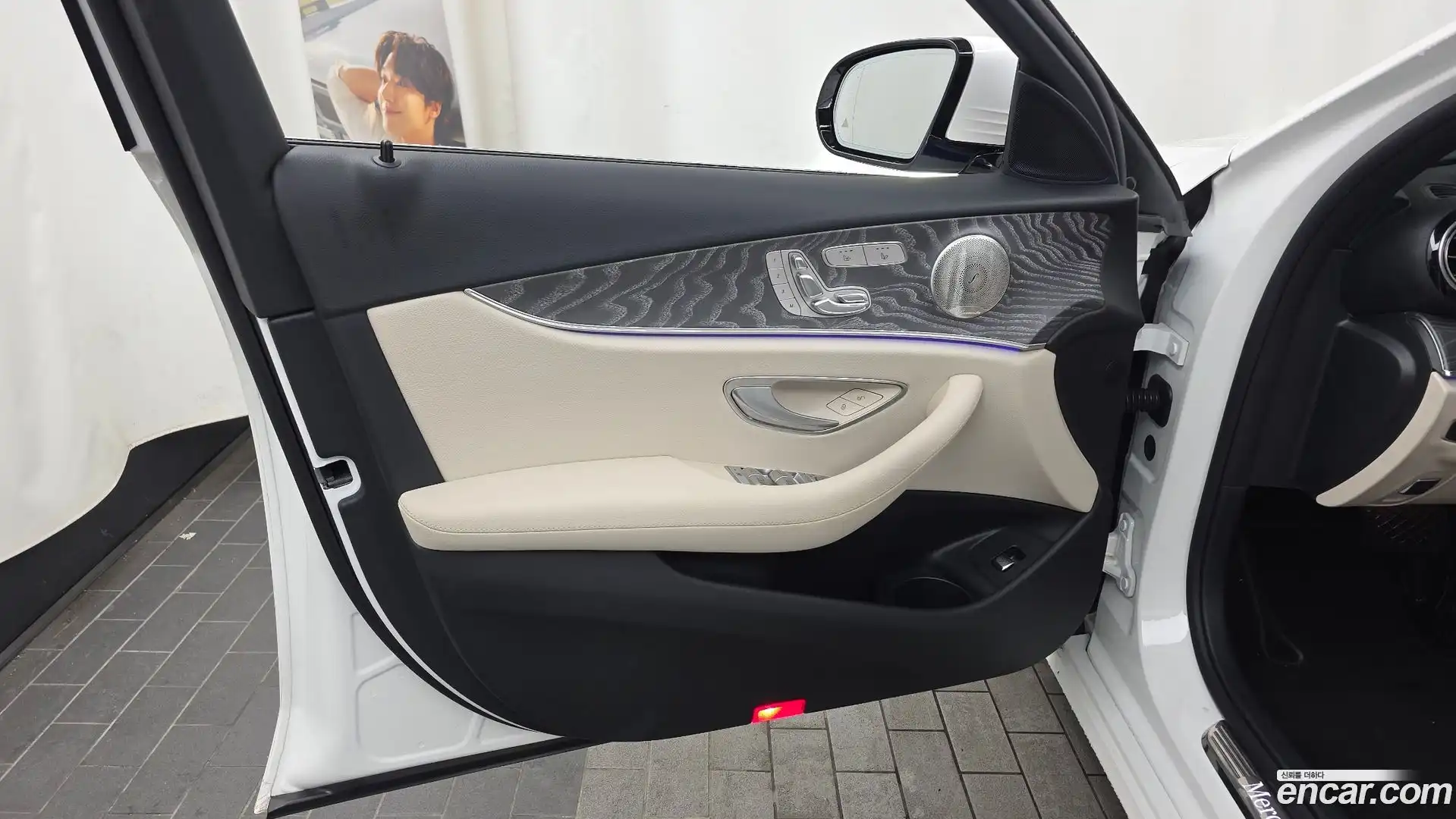 E-Class Mercedes-Benz 2022.4-INNER-034