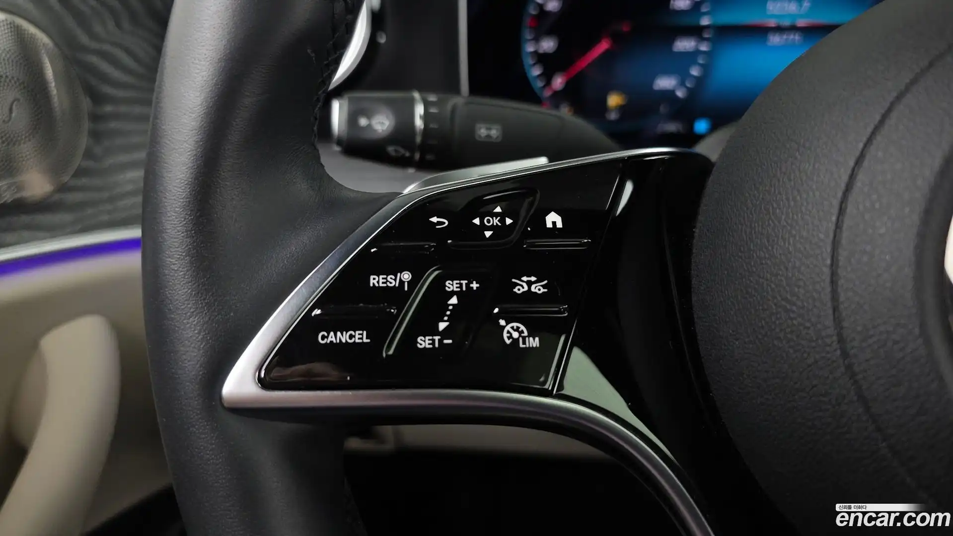 E-Class Mercedes-Benz 2022.4-OPTION-045