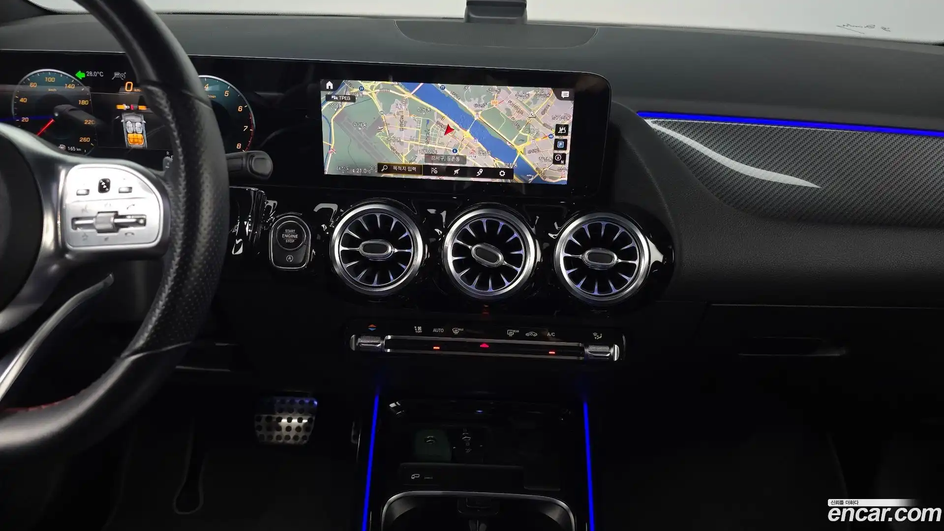 GLA-Class Mercedes-Benz 2020.11-OPTION-017