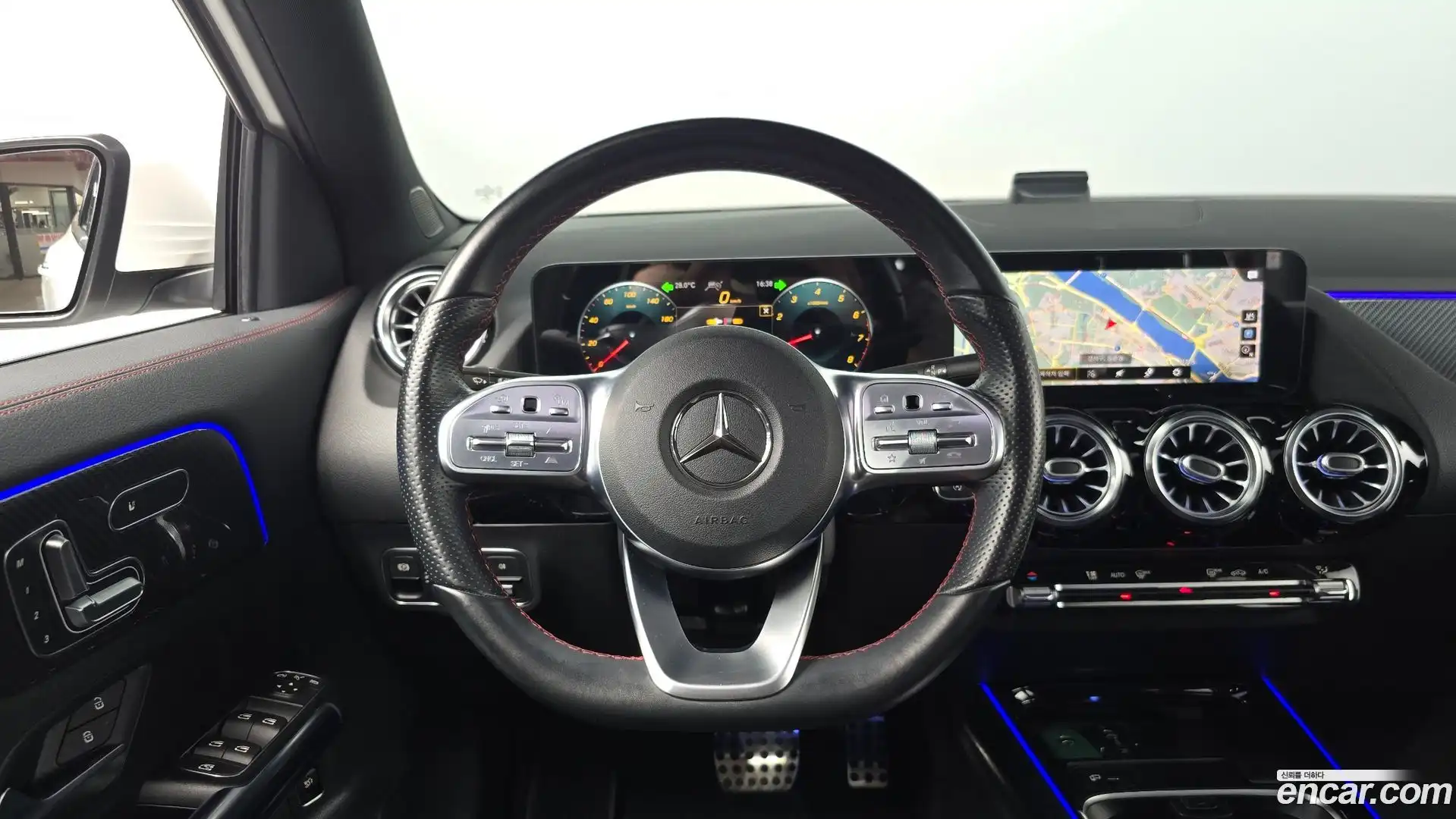GLA-Class Mercedes-Benz 2020.11-OPTION-018