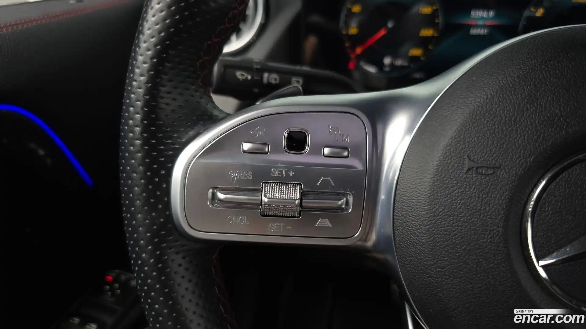 GLA-Class Mercedes-Benz 2020.11-OPTION-020