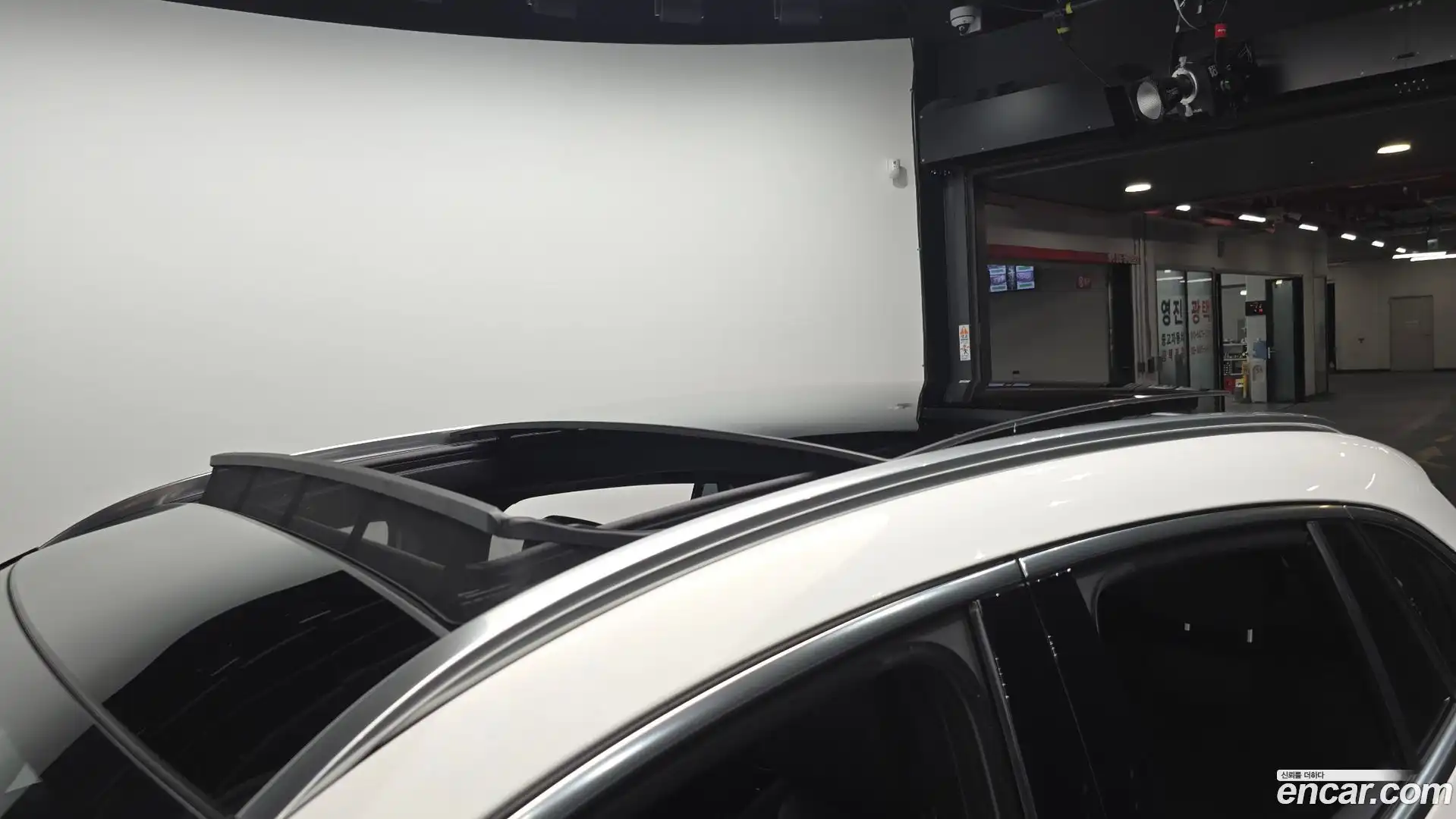 GLA-Class Mercedes-Benz 2020.11-OPTION-040