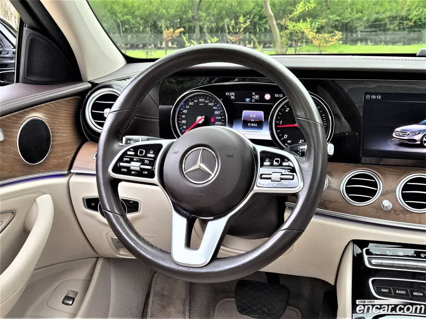 E-Class Mercedes-Benz 2019.8-OPTION-015