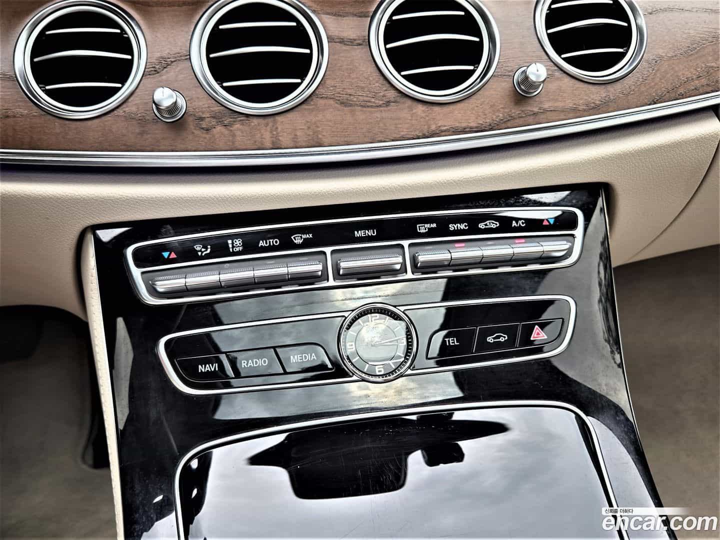 E-Class Mercedes-Benz 2019.8-OPTION-017
